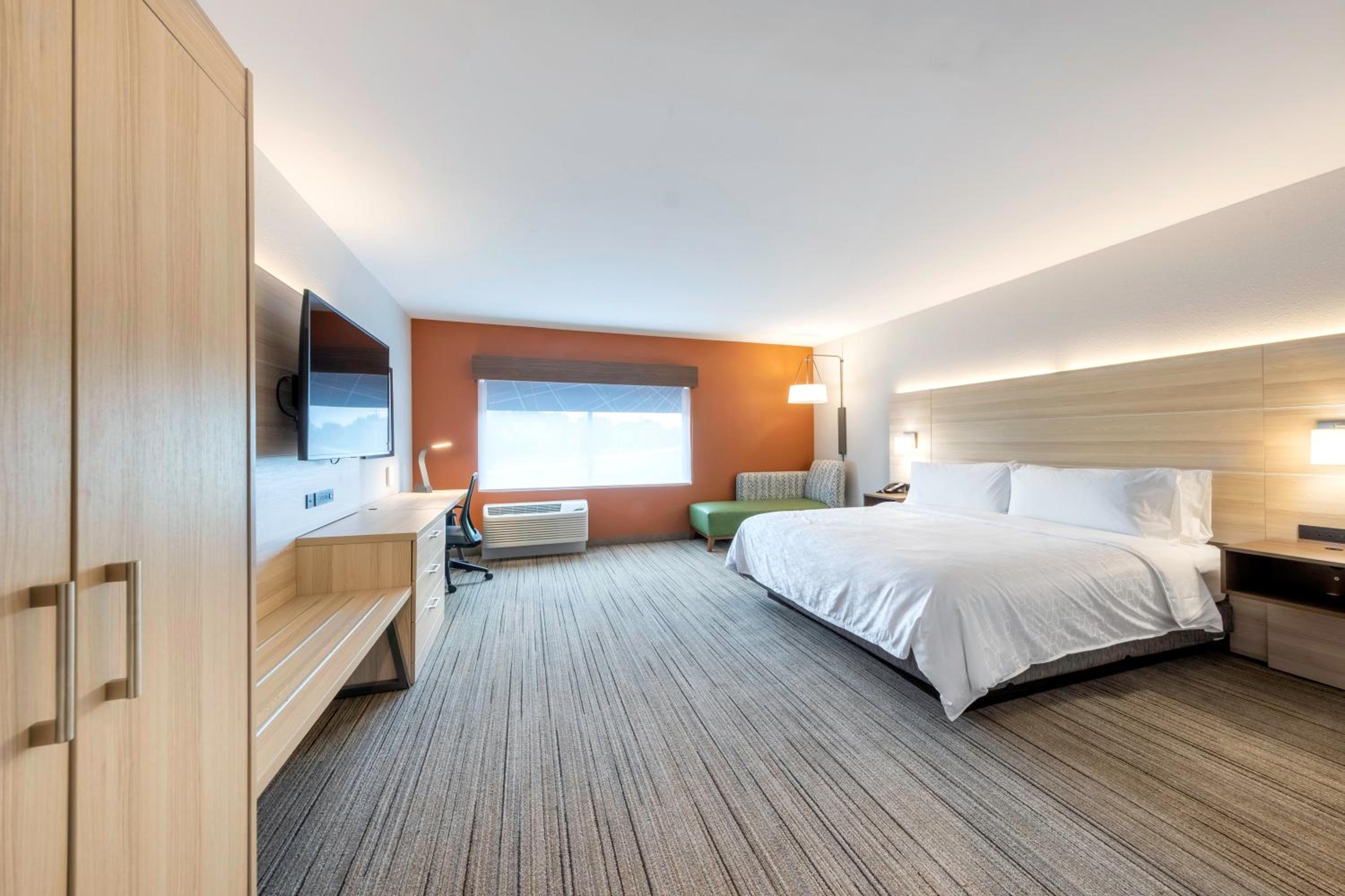 Standard King Room - Photo 2