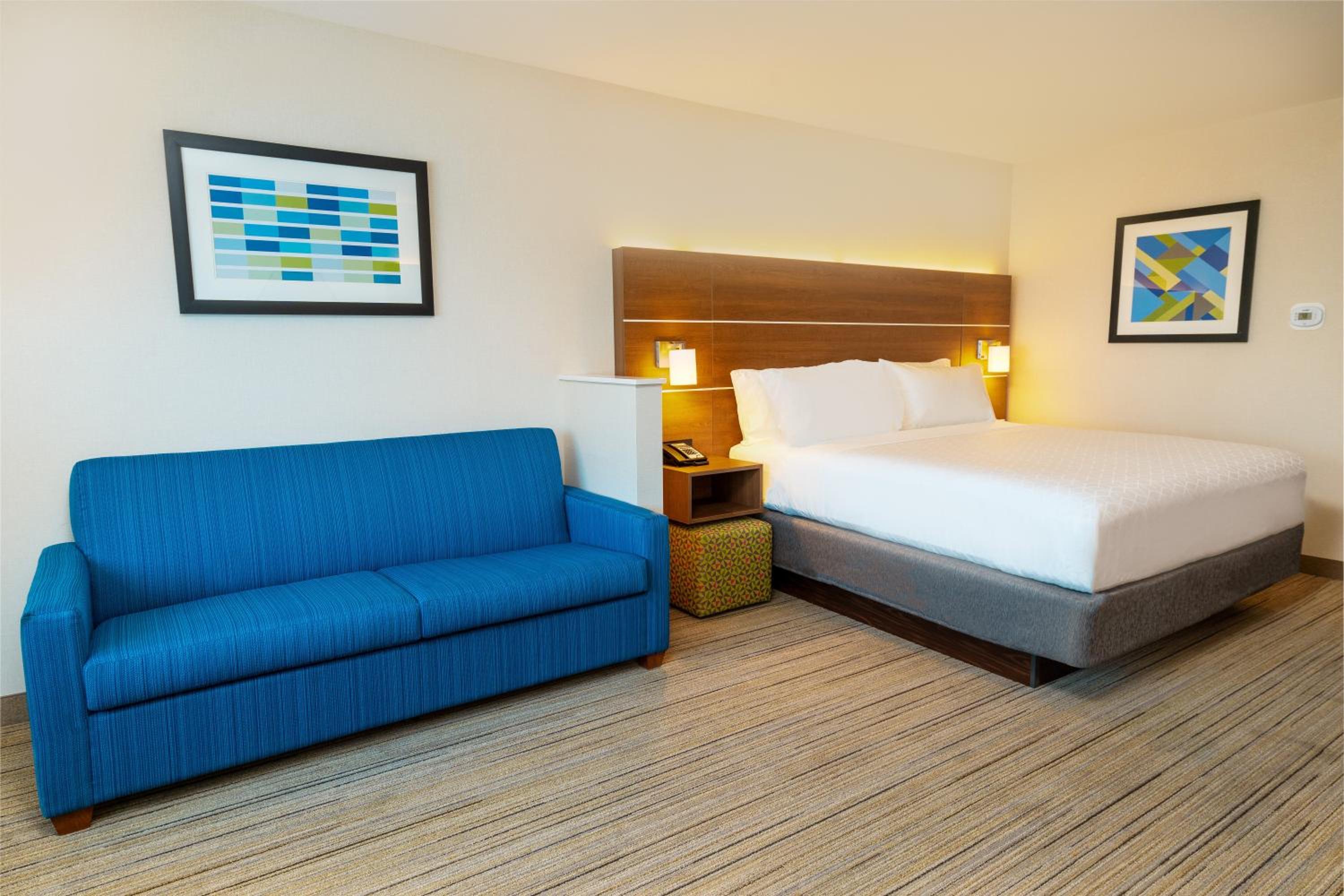 King Suite - Photo 2