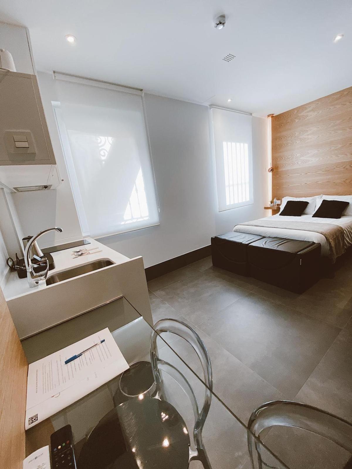 Superior Suite - Photo 14