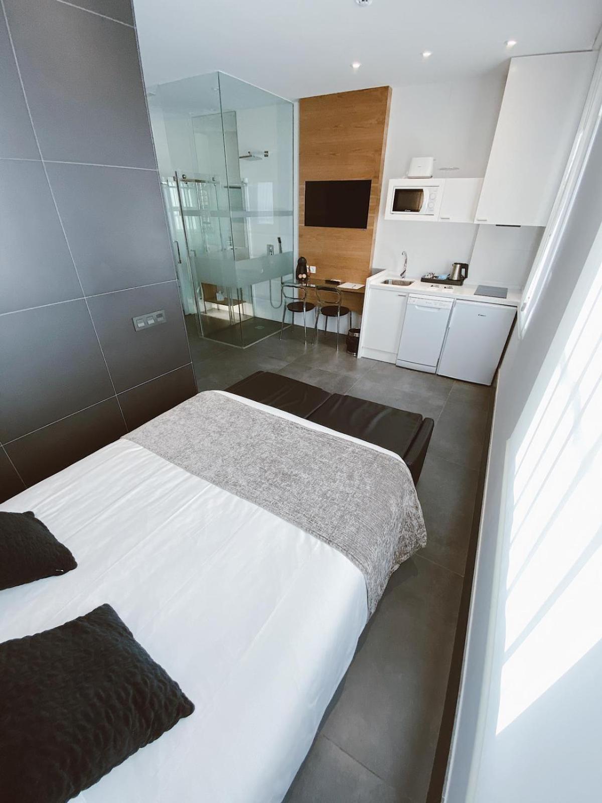 Superior Suite - Photo 16
