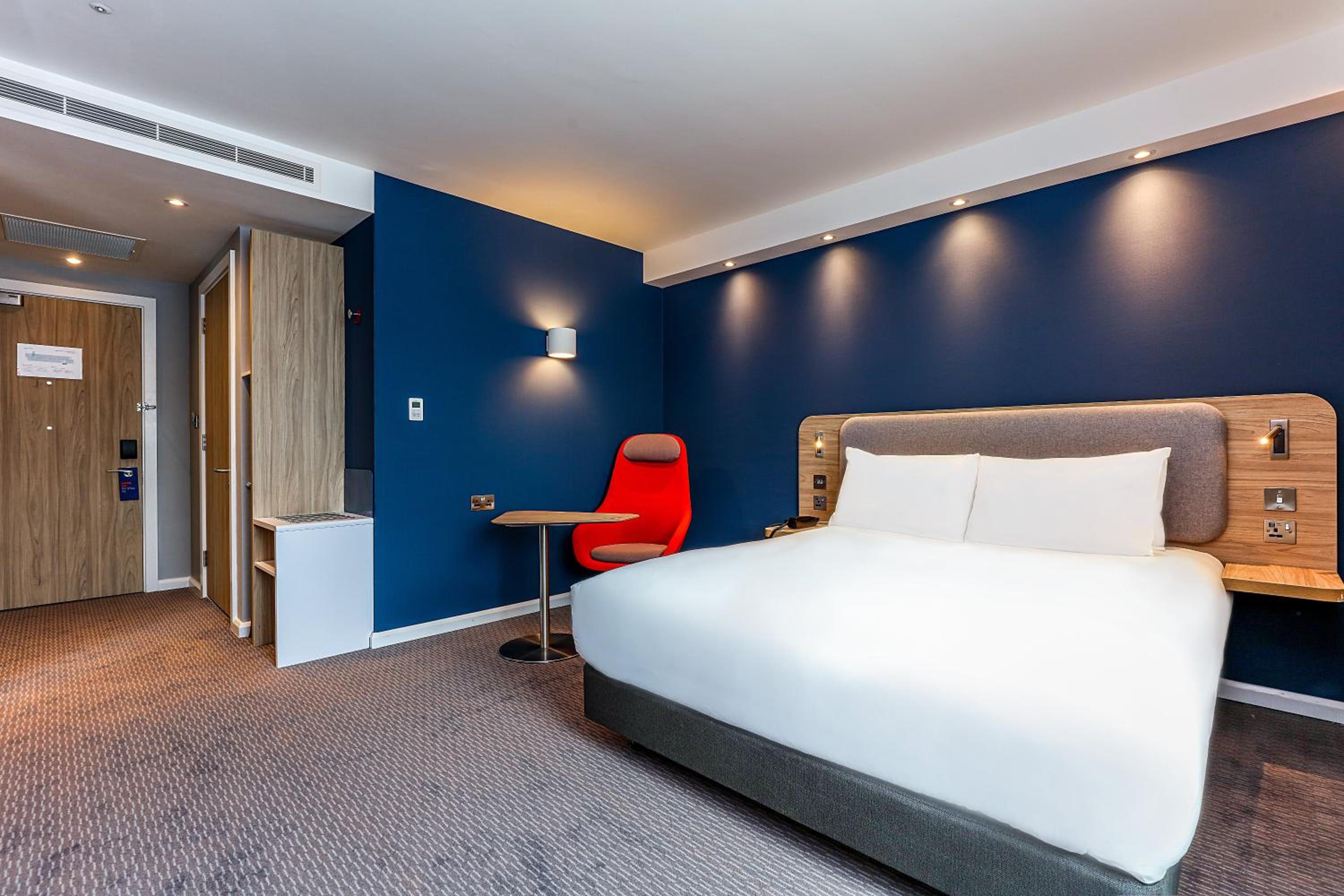 Double Room with Free Hot Breakfast - Accessible - Photo 1