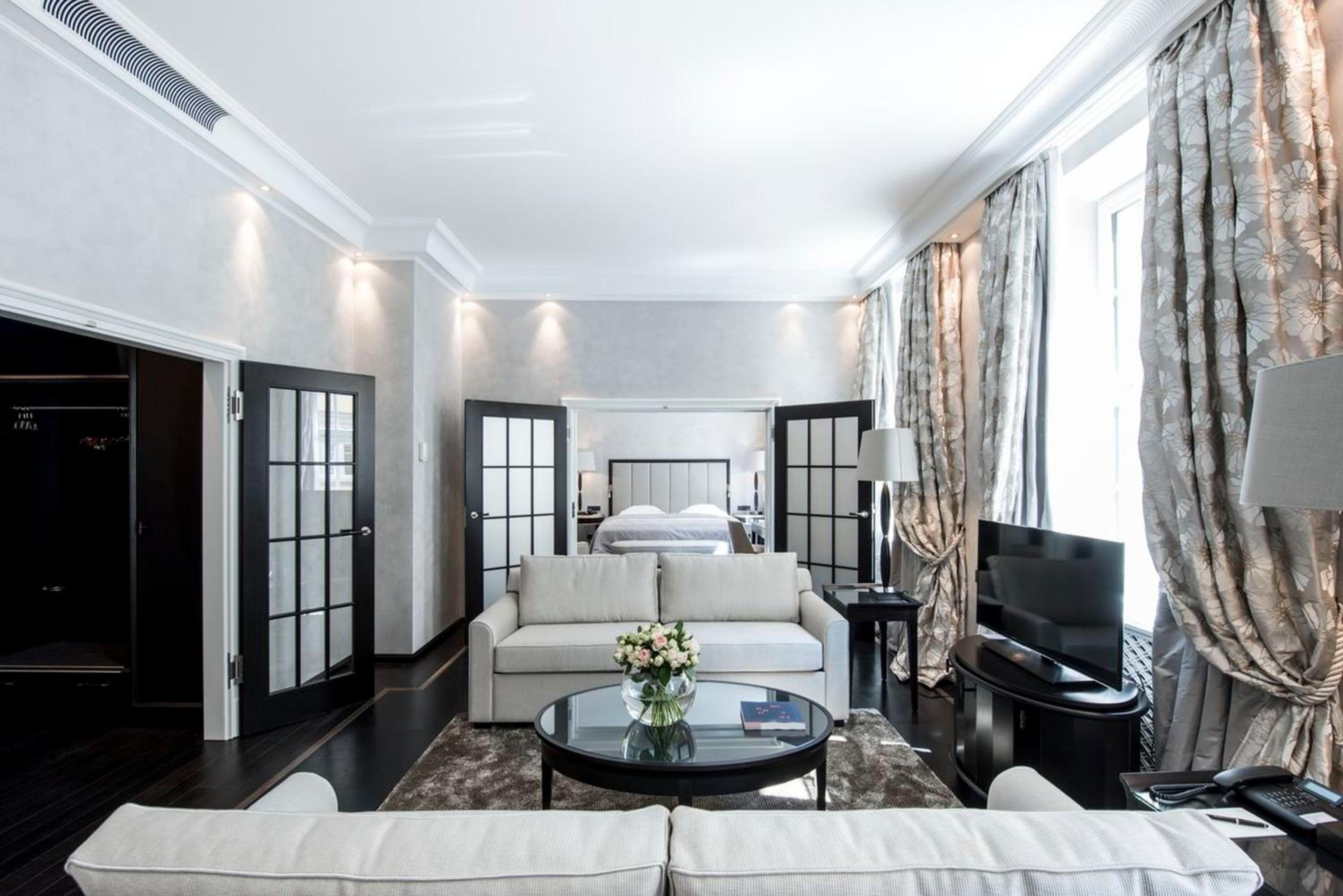 Deluxe Suite - Photo 1