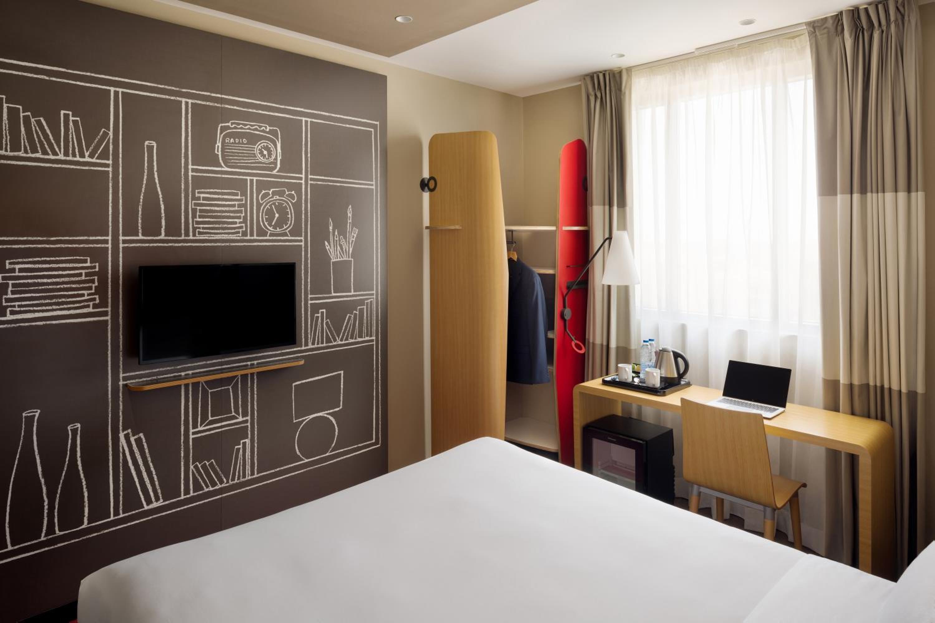 Standard Double Room - Photo 16