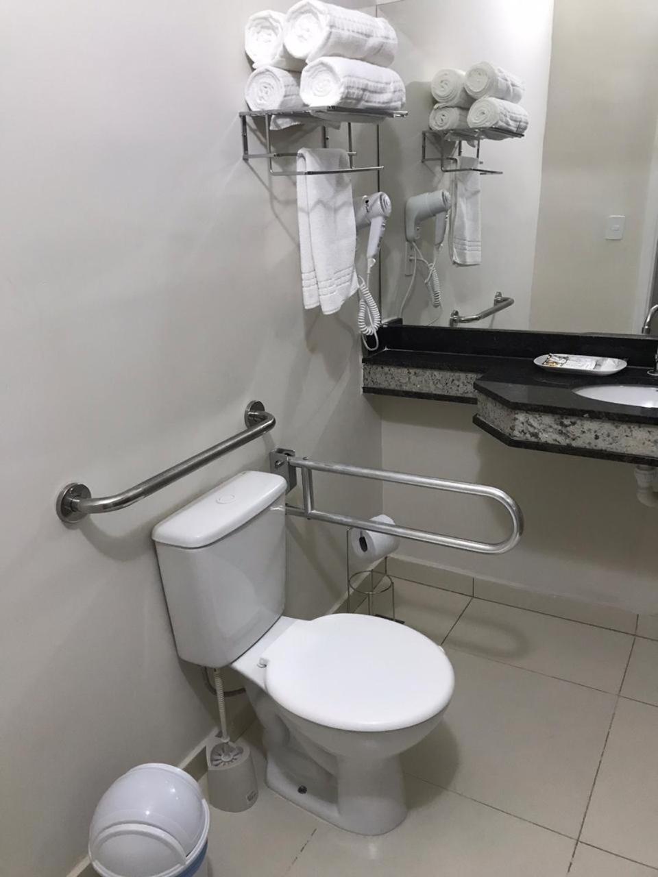 Quadruple Room - Disability Access photo 2
