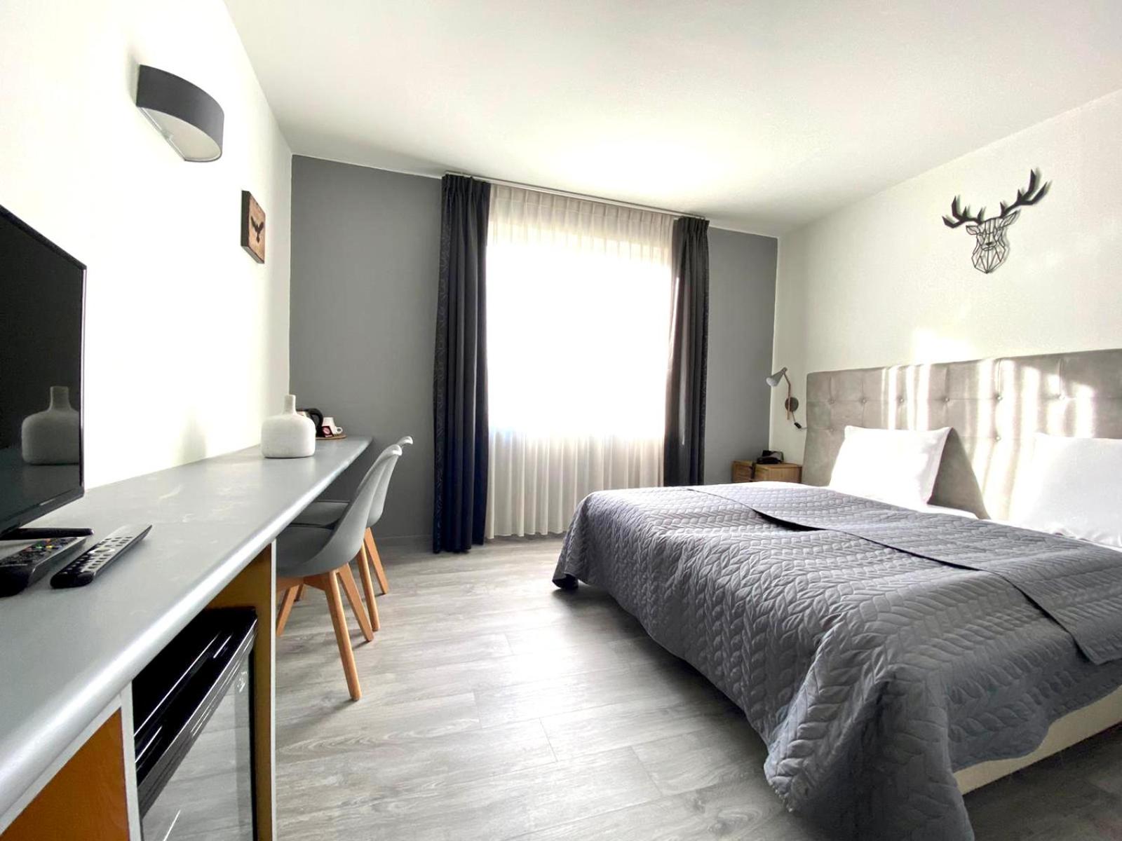 Double or Twin Room - Photo 20