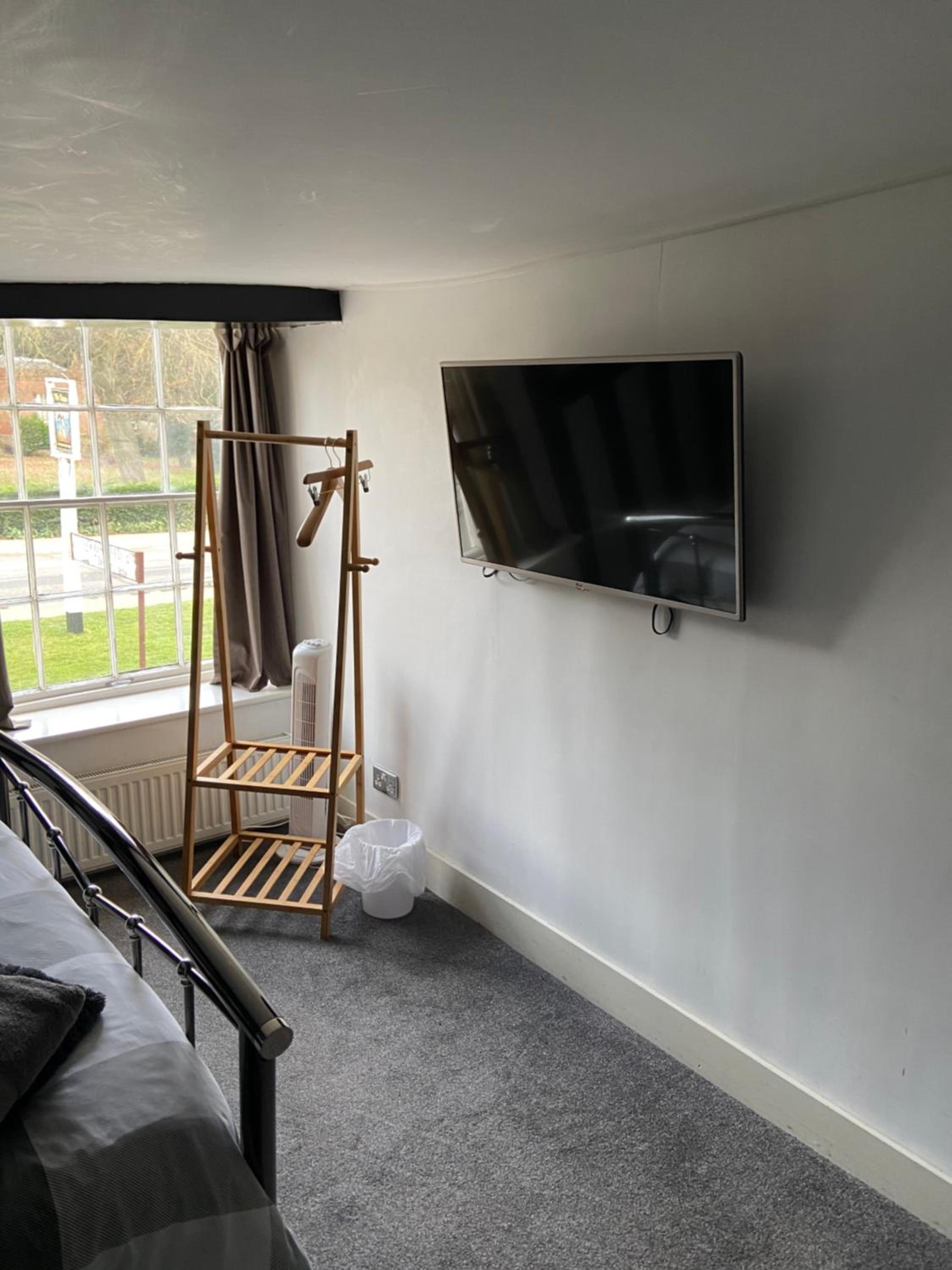 Double Room - Photo 6
