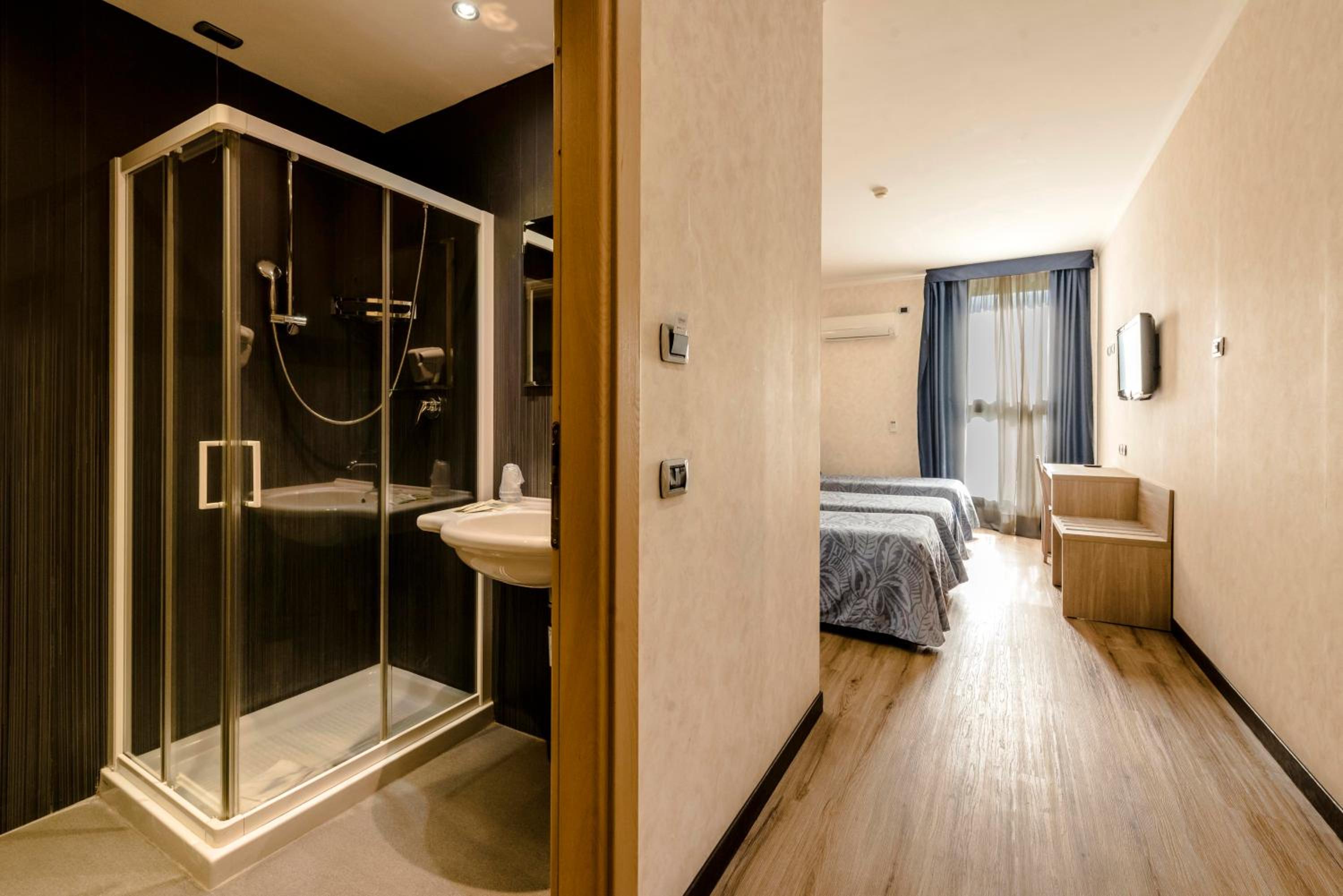 Triple Room - Photo 2