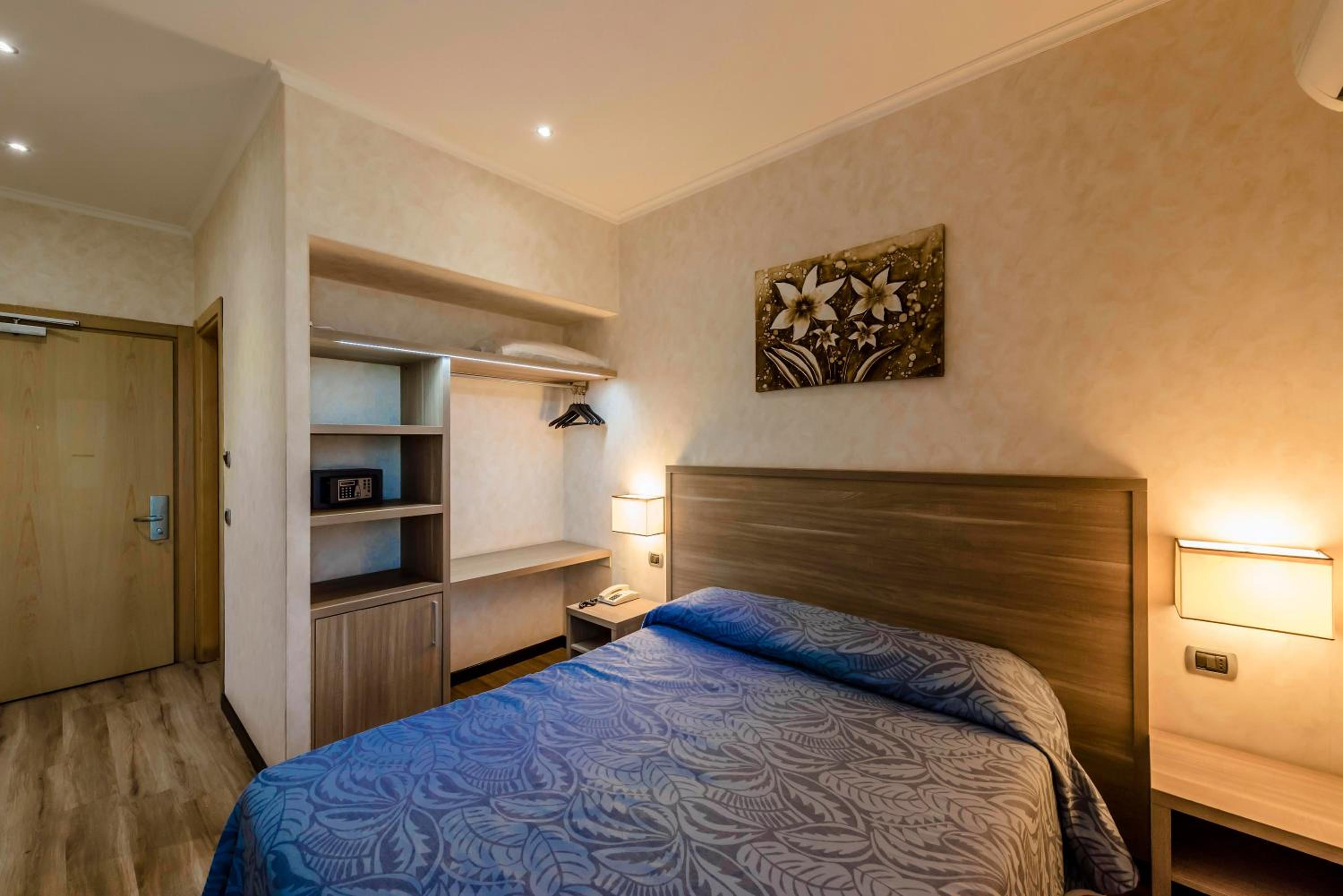 Double or Twin Room - Photo 1