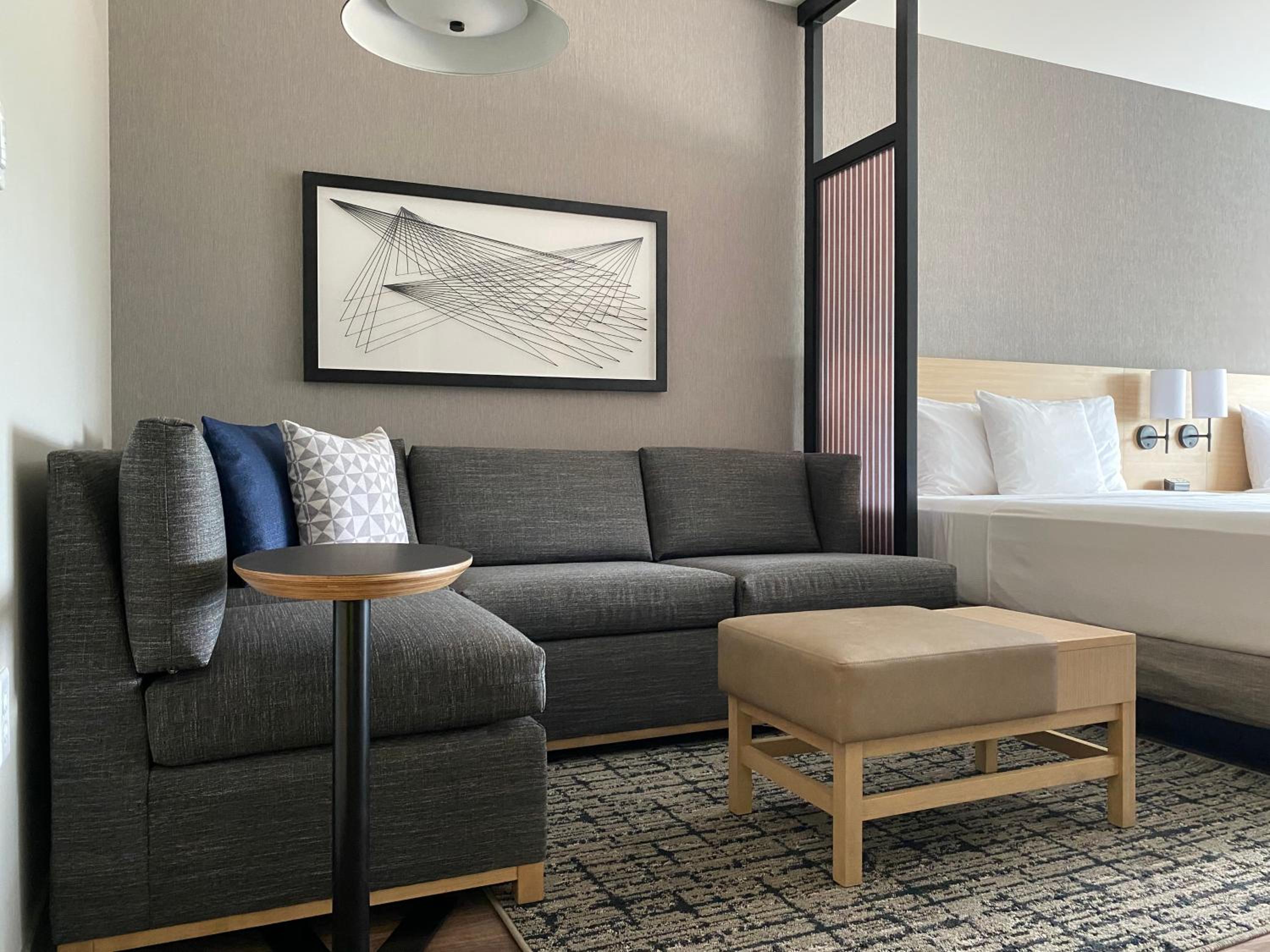 King Room with Sofa Bed - Photo 13