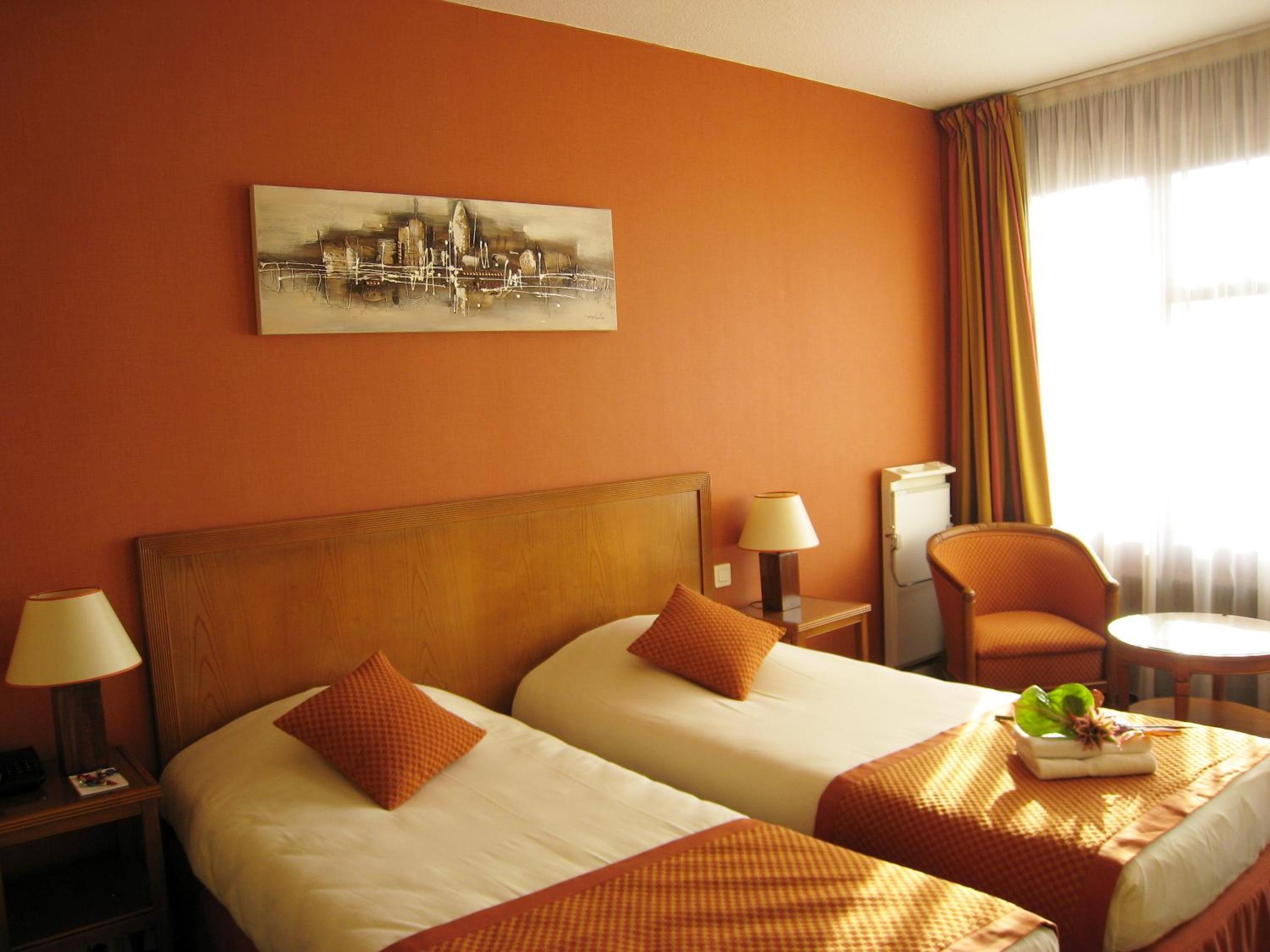 Standard Twin Room - Photo 2