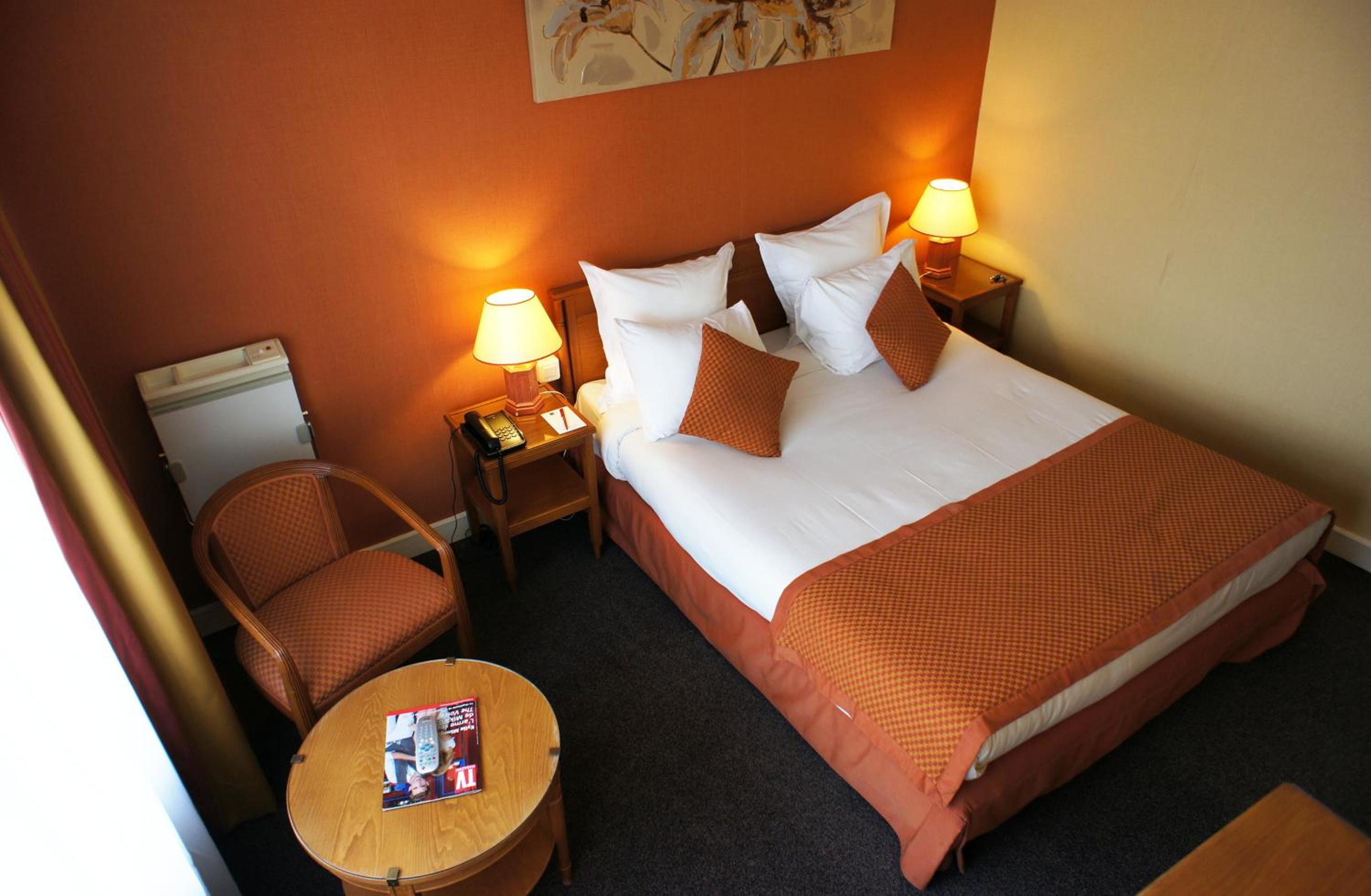 Standard Room with Park View - Photo 1