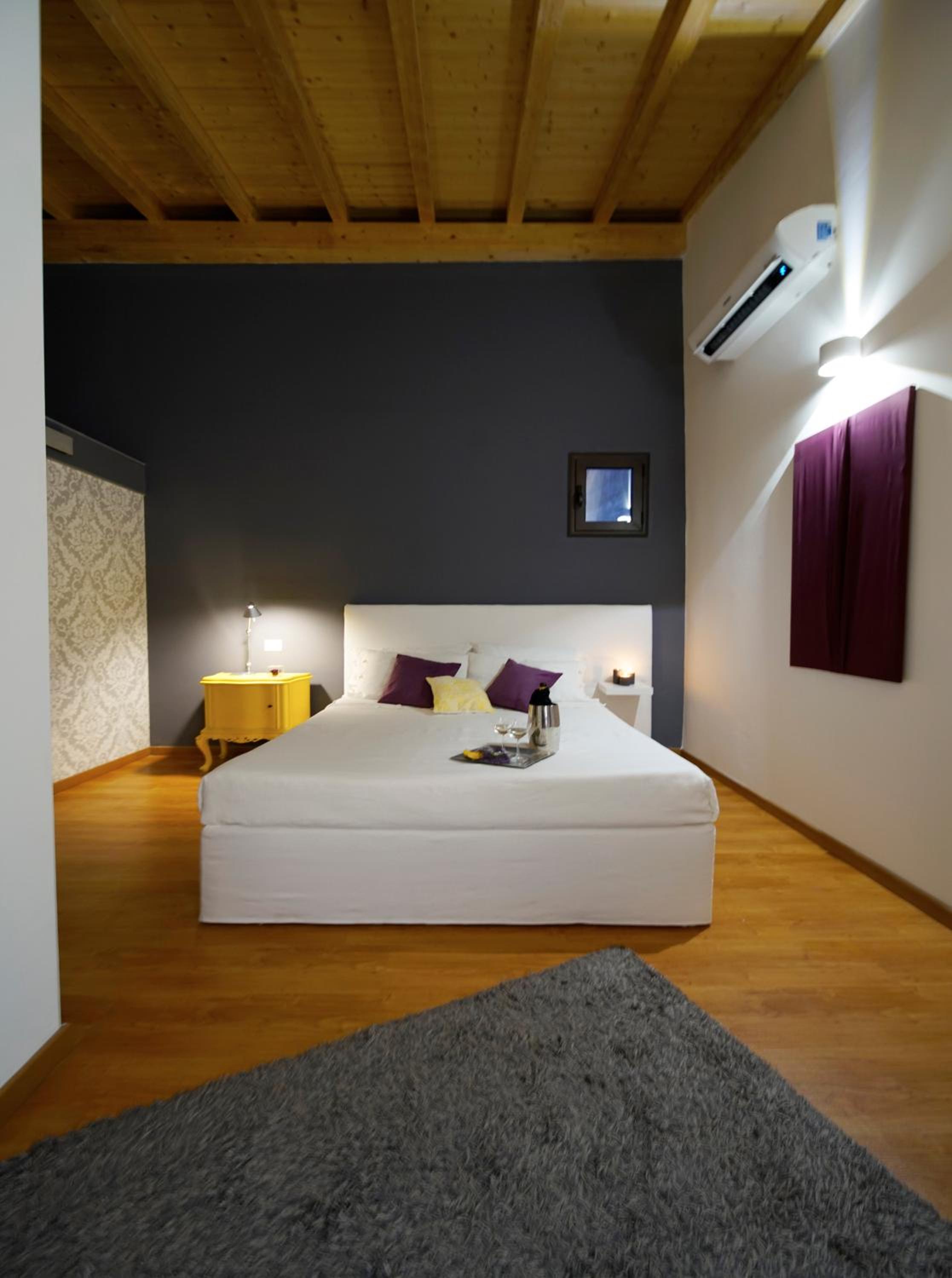 Three-Bedroom Townhouse - Photo 17