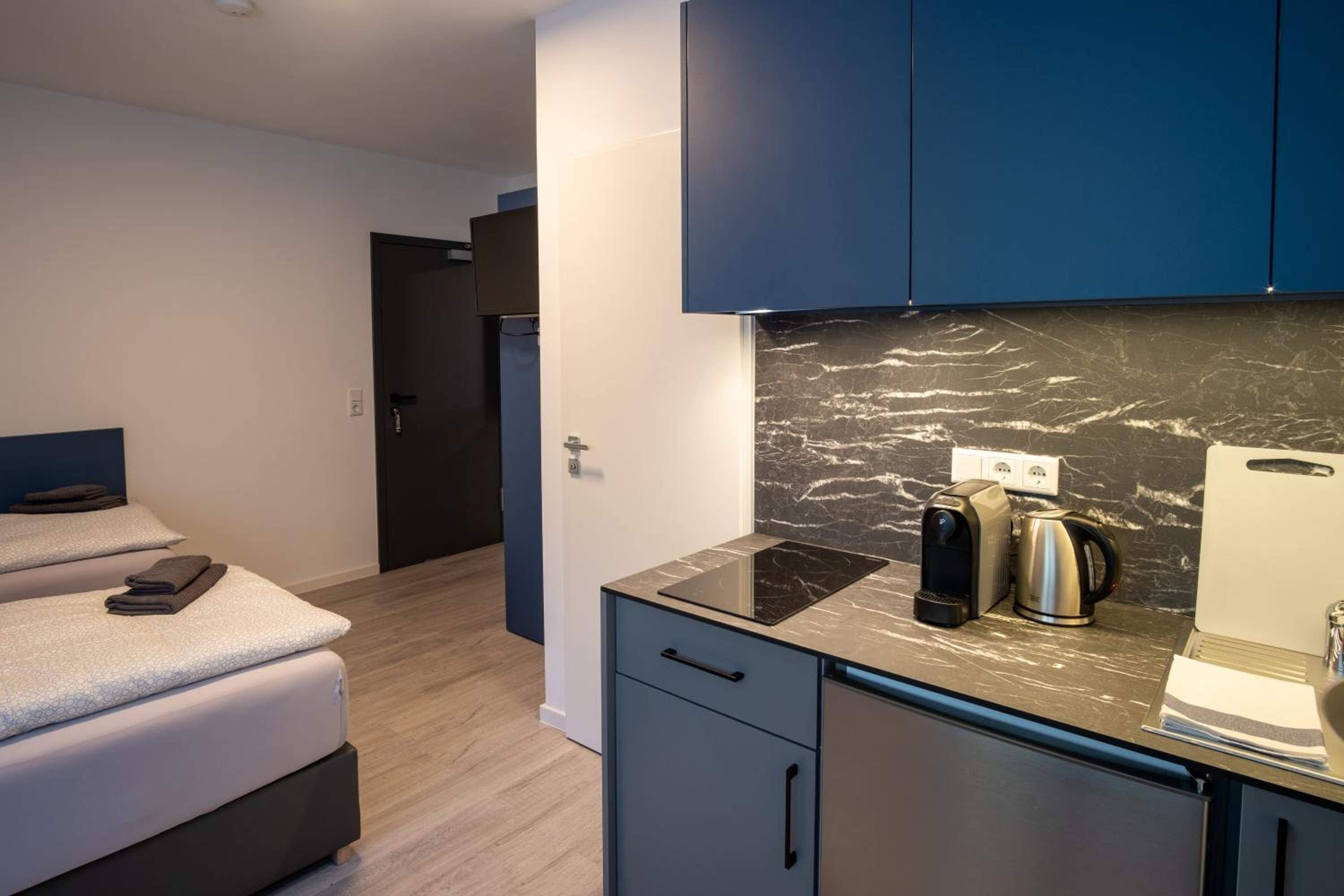 Double Room with Private Bathroom - Photo 2
