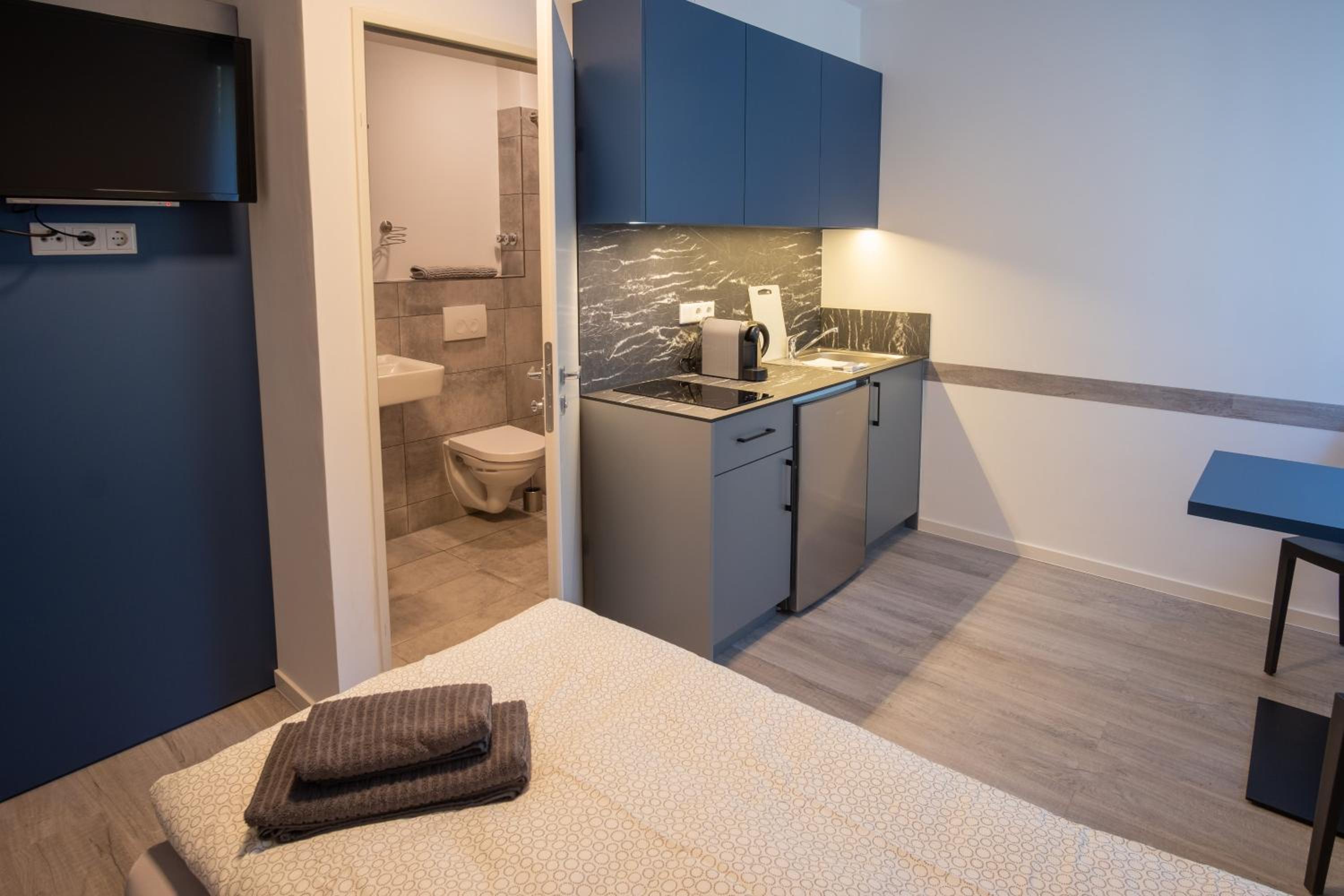 Double Room with Private Bathroom photo 3