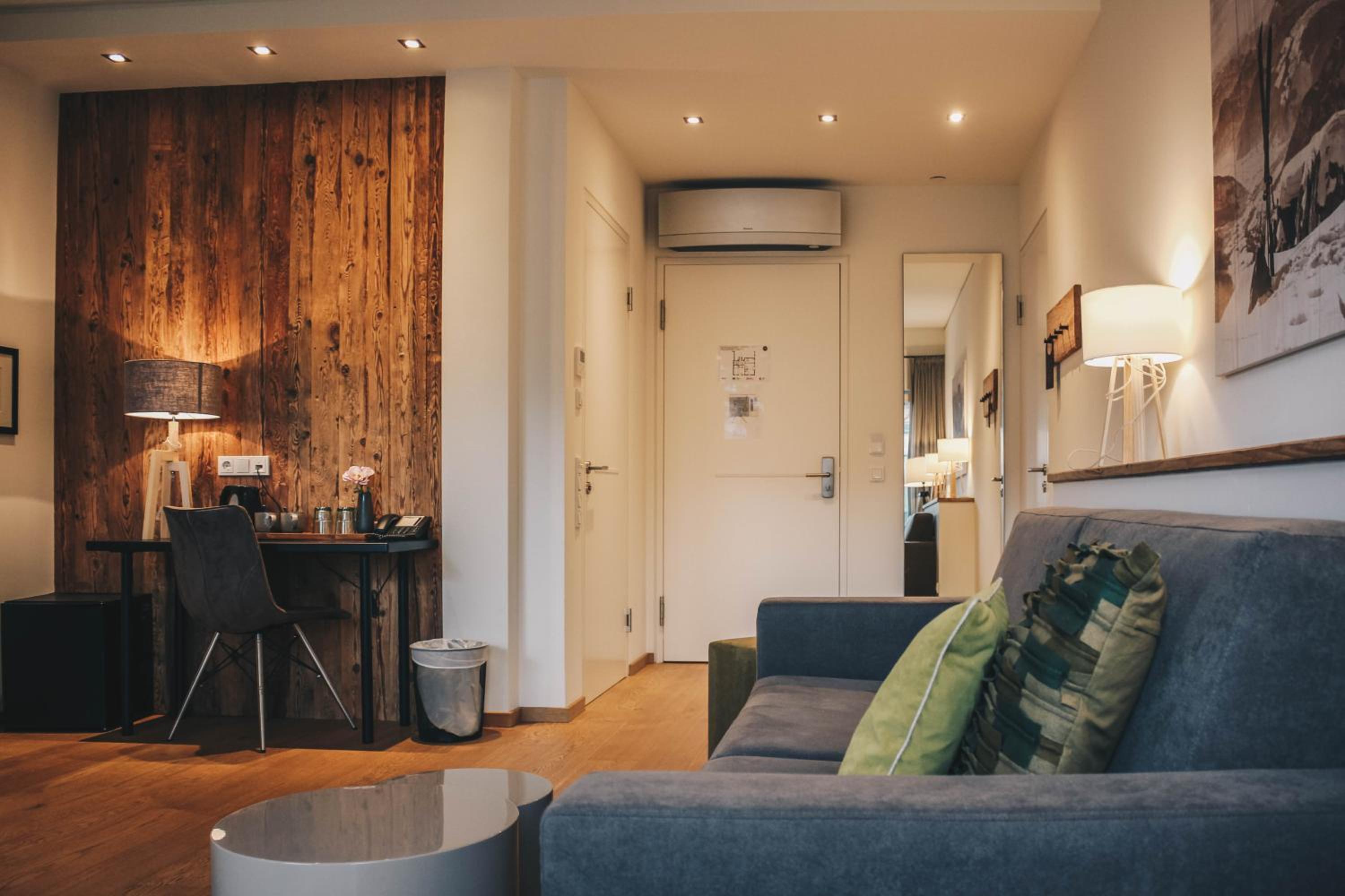Deluxe Suite (Balcony)