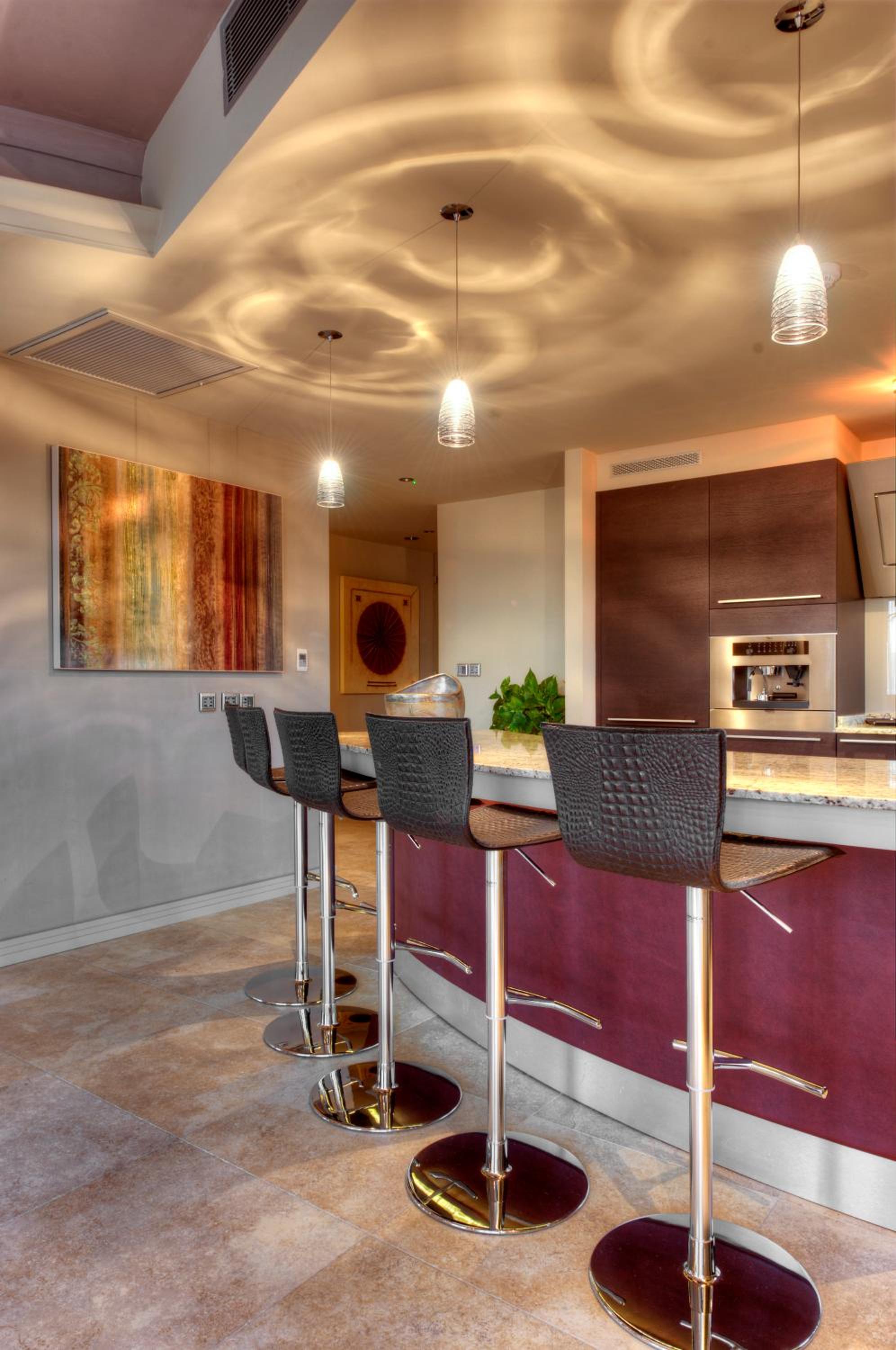 Four-Bedroom Penthouse Suite - Photo 9