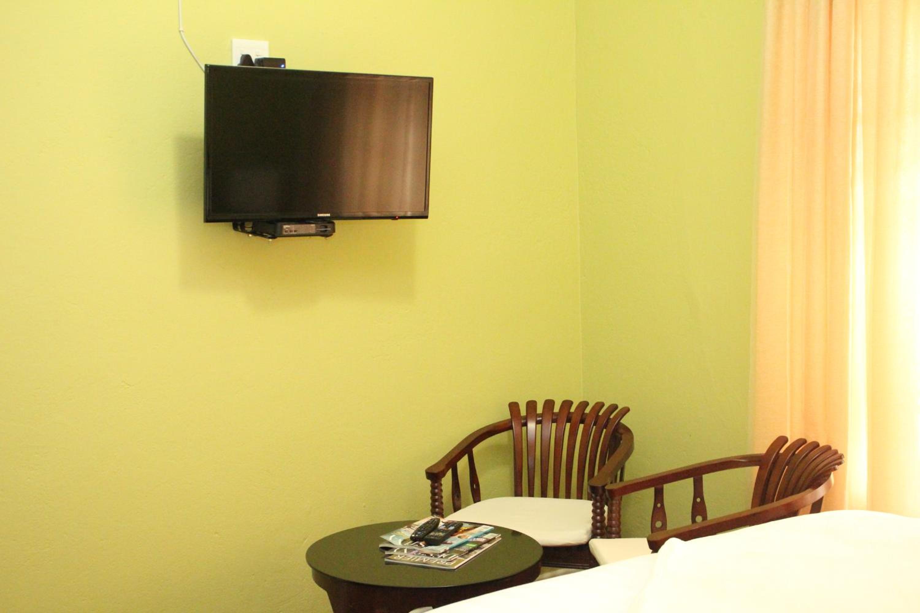 Deluxe King Room photo 2