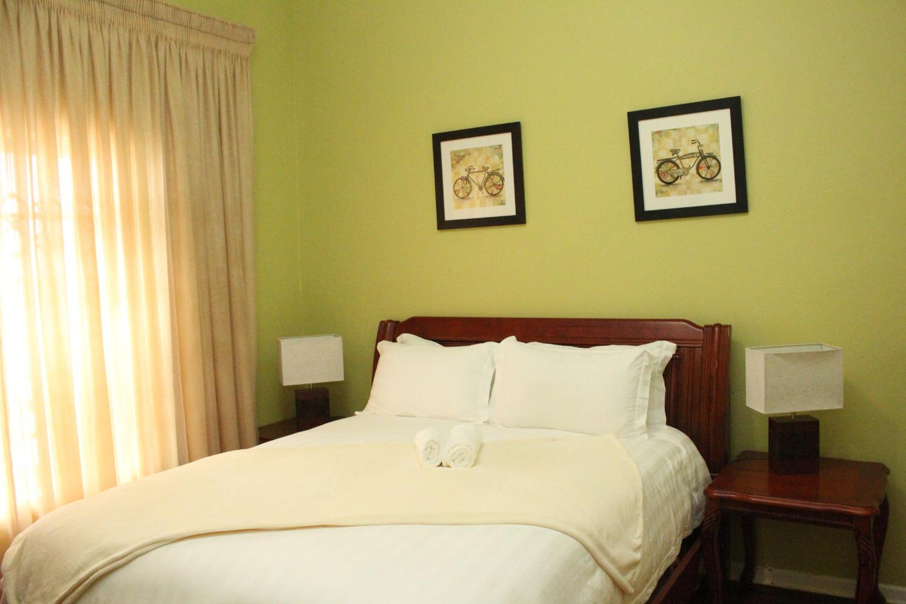 Deluxe King Room photo 1