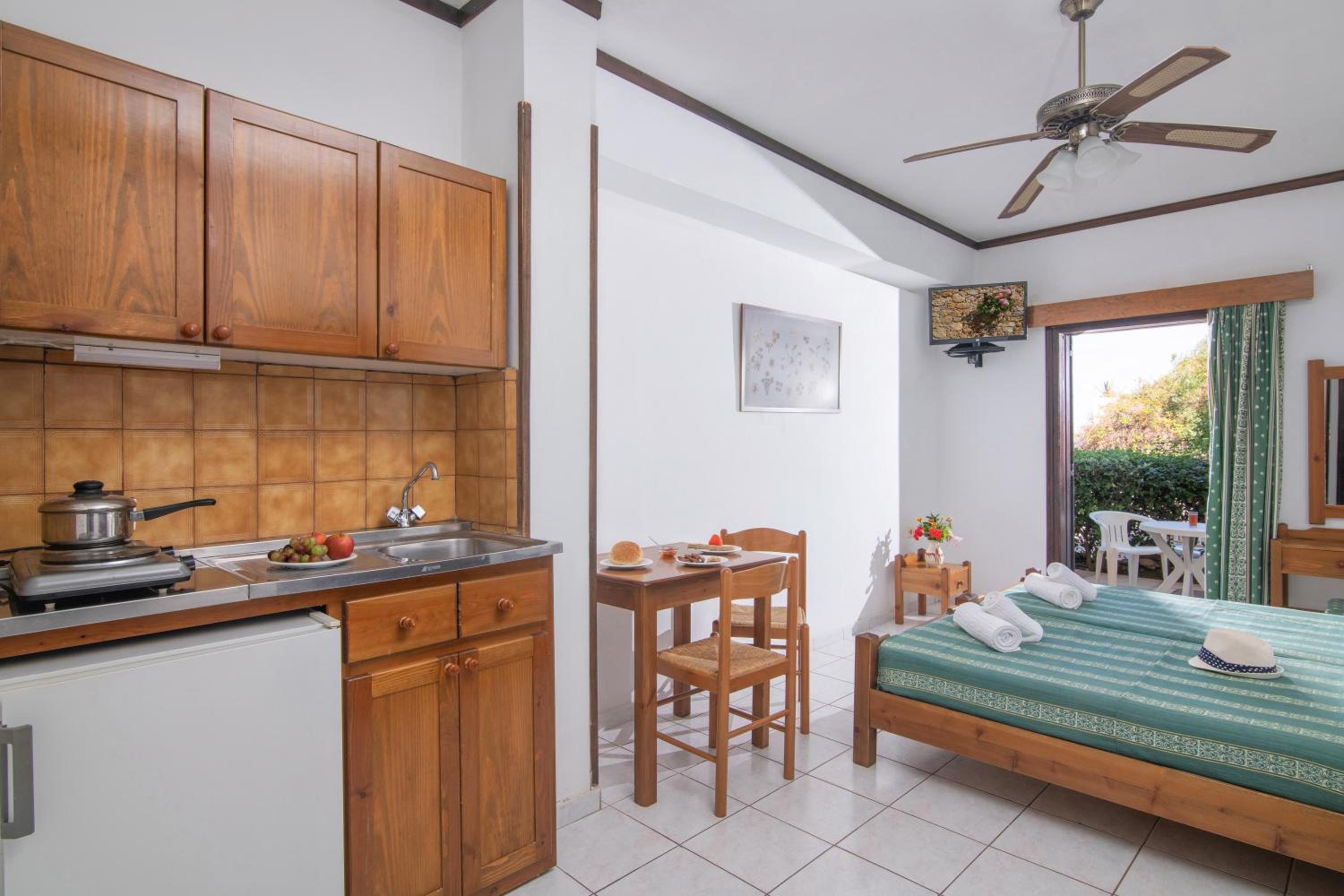 Studio with Garden or Pool View