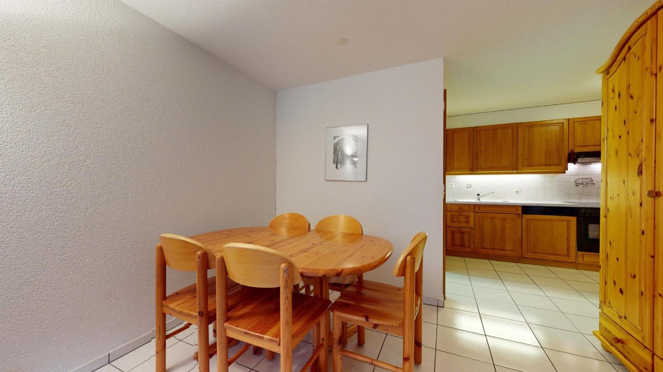 One-Bedroom Apartment photo 3
