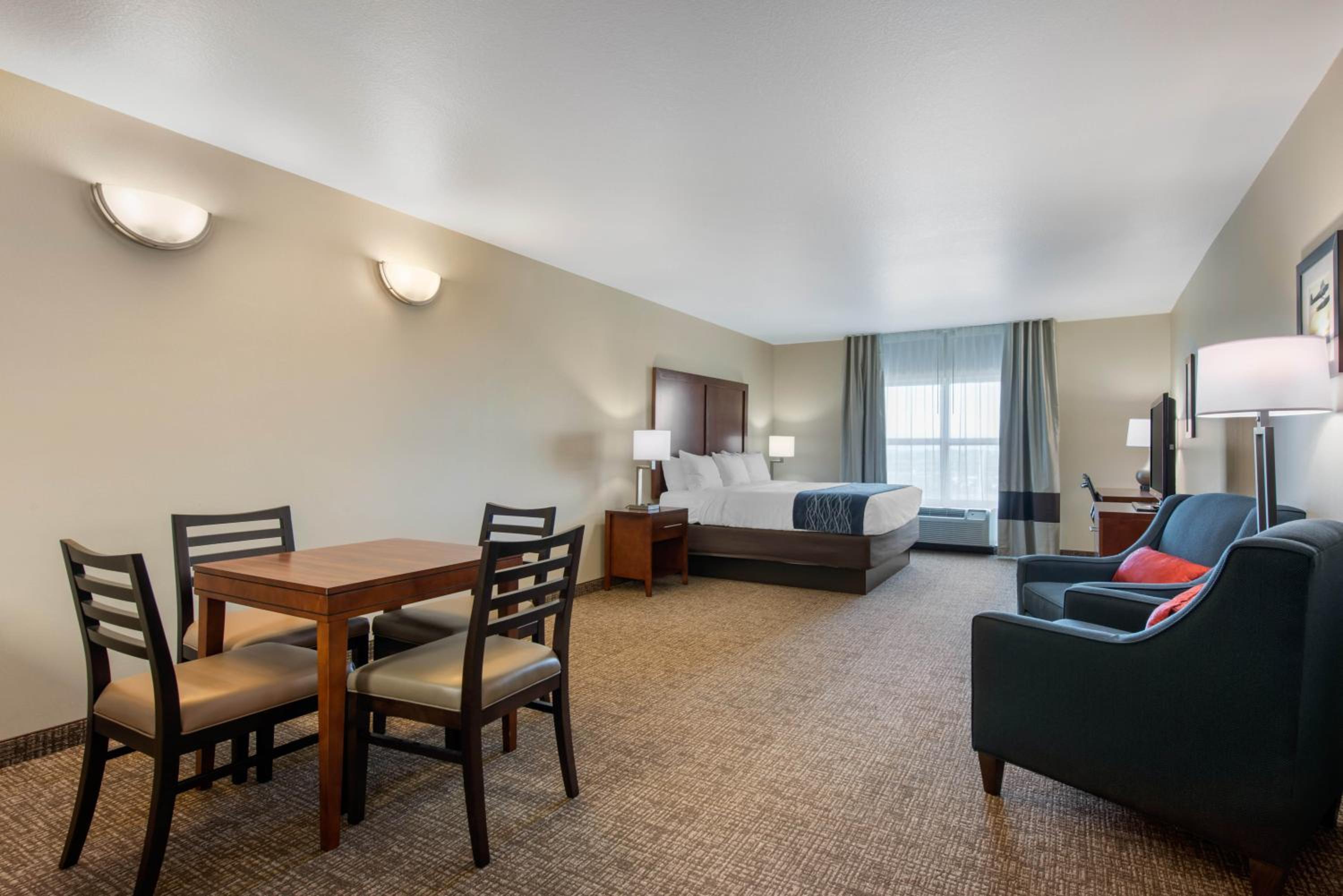 Family King Suite Non-Smoking