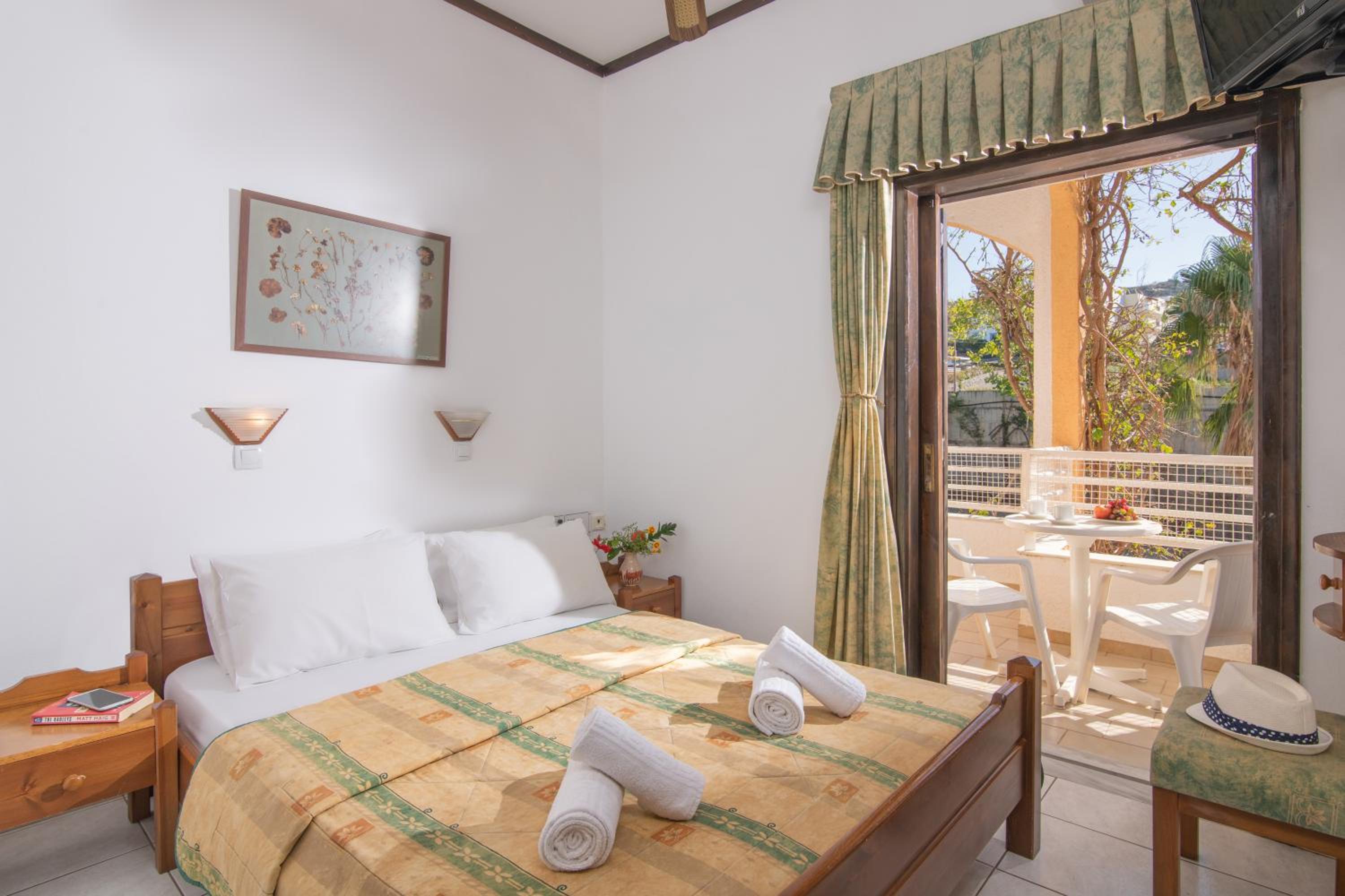 Apartment with Garden or Pool View 