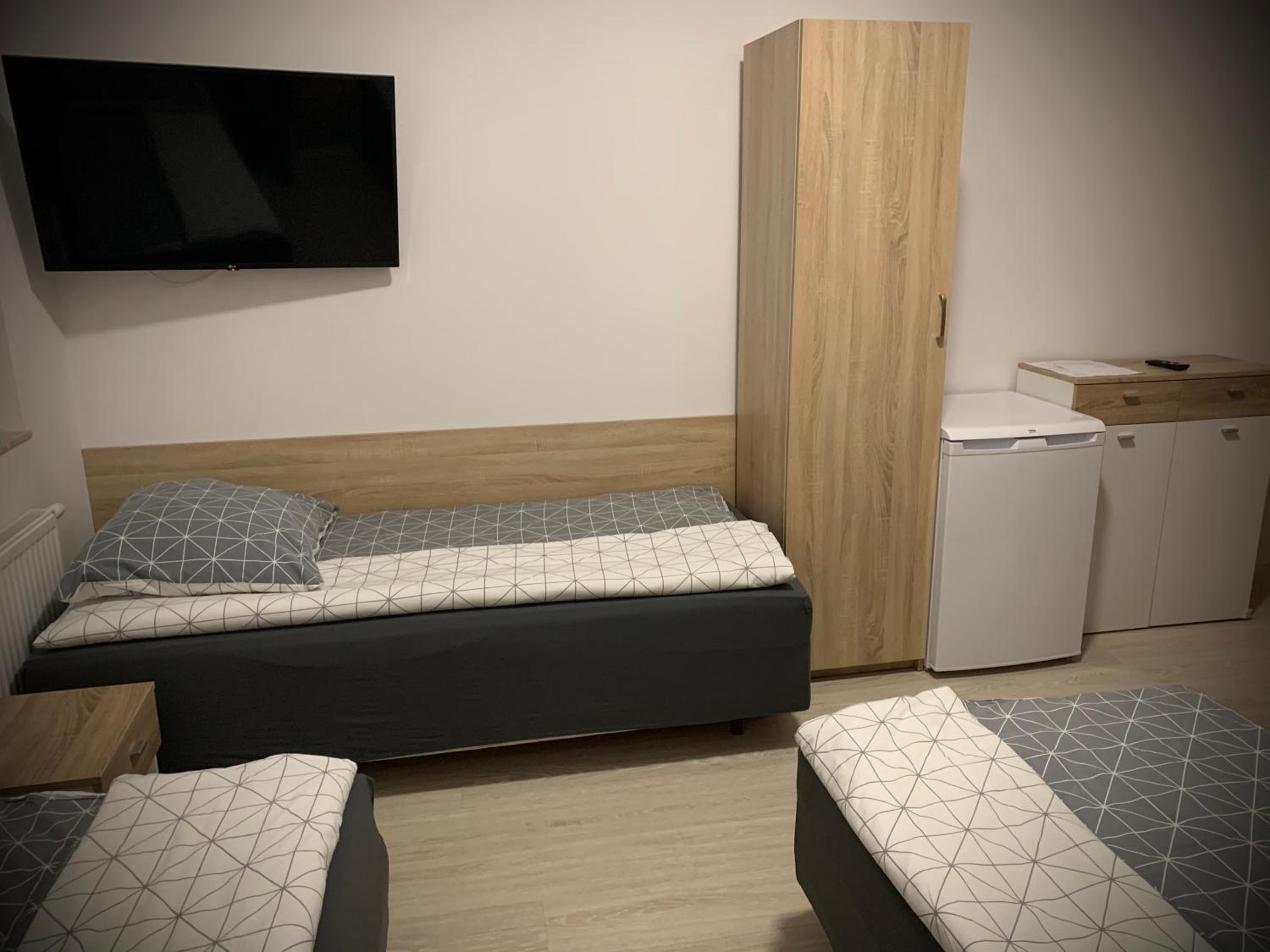 Comfort Triple Room with Shower - Photo 3