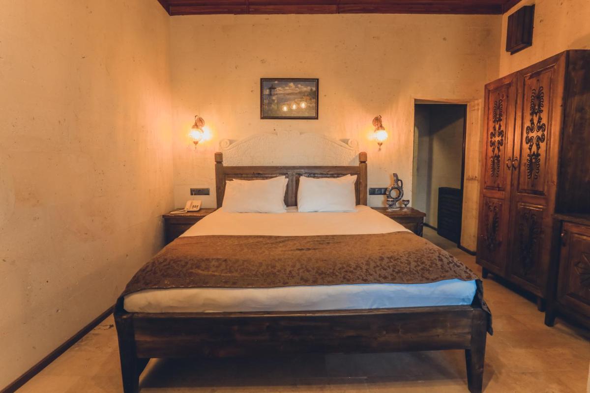 Double Room with Balcony photo 3