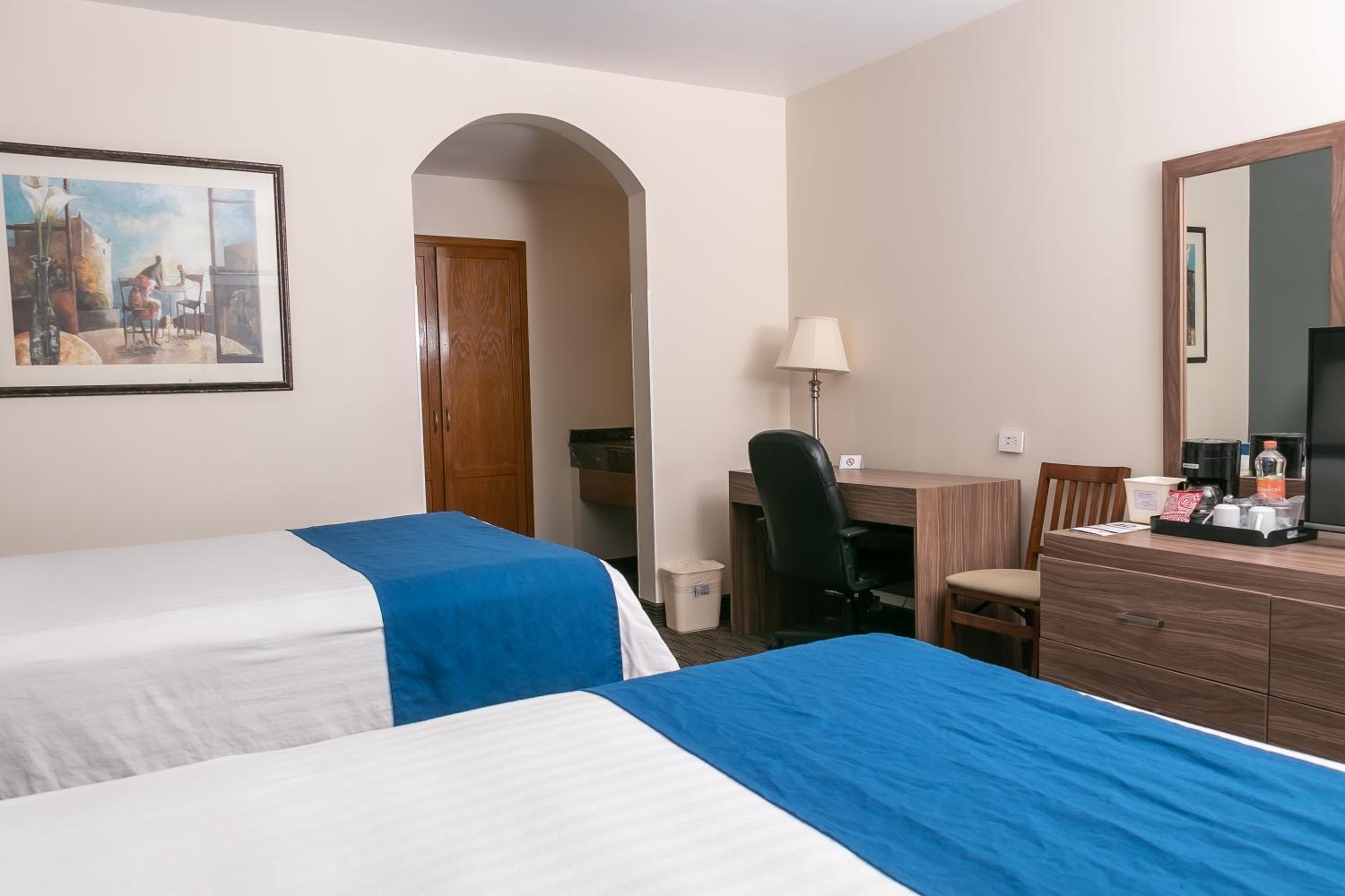 Double Room with 2 Double Beds - Non Smoking - Photo 9