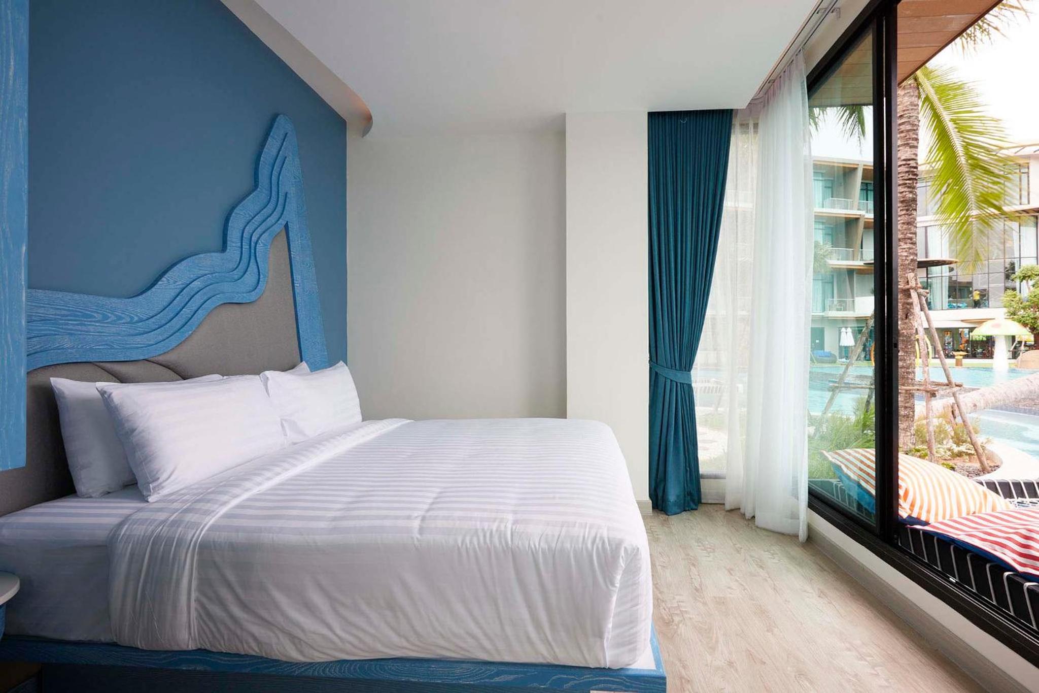 Double or Twin Room with Swimming Pool Access photo 2