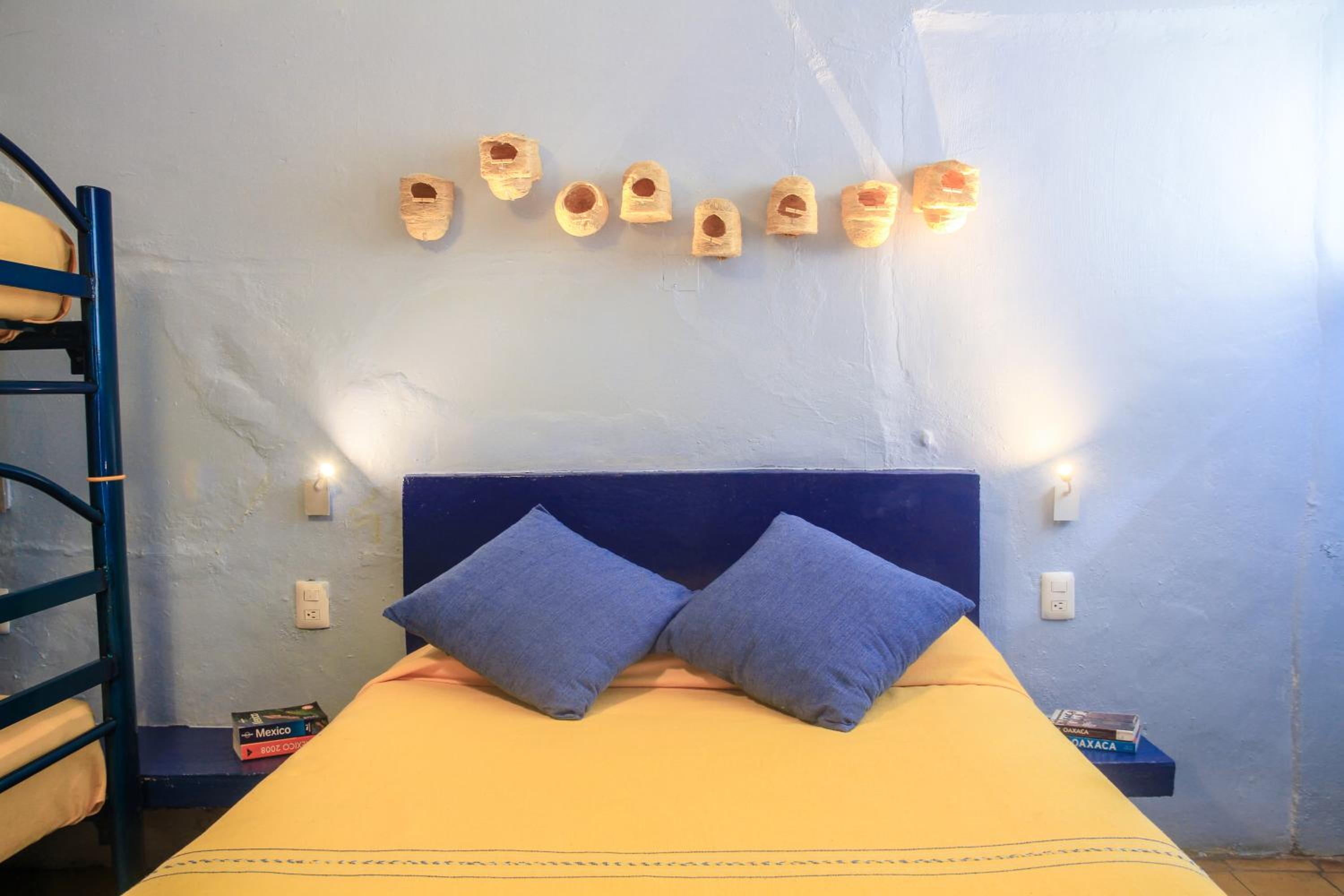 Quadruple Room with Private Bathroom photo 1