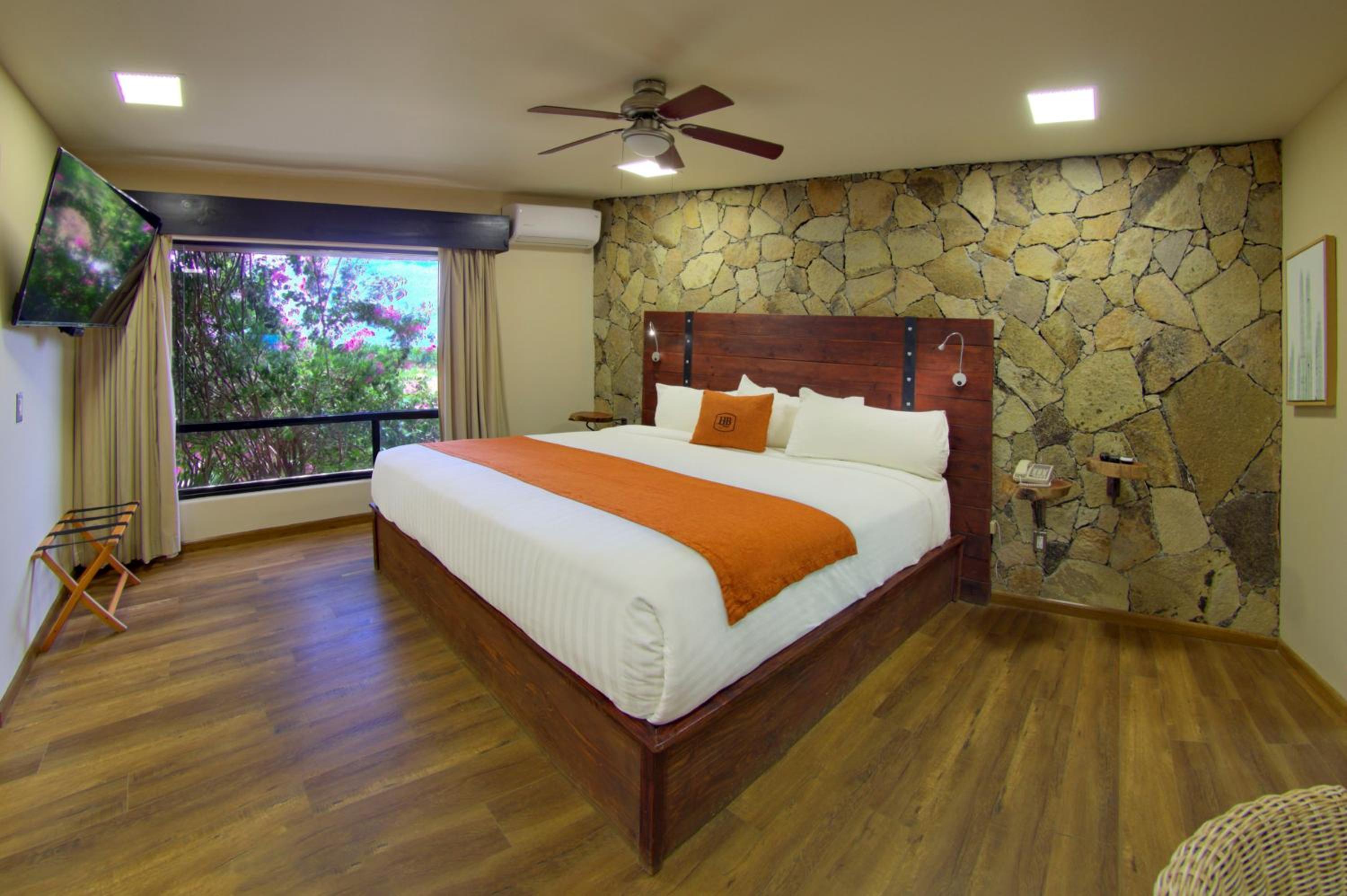 Deluxe Studio with Terrace