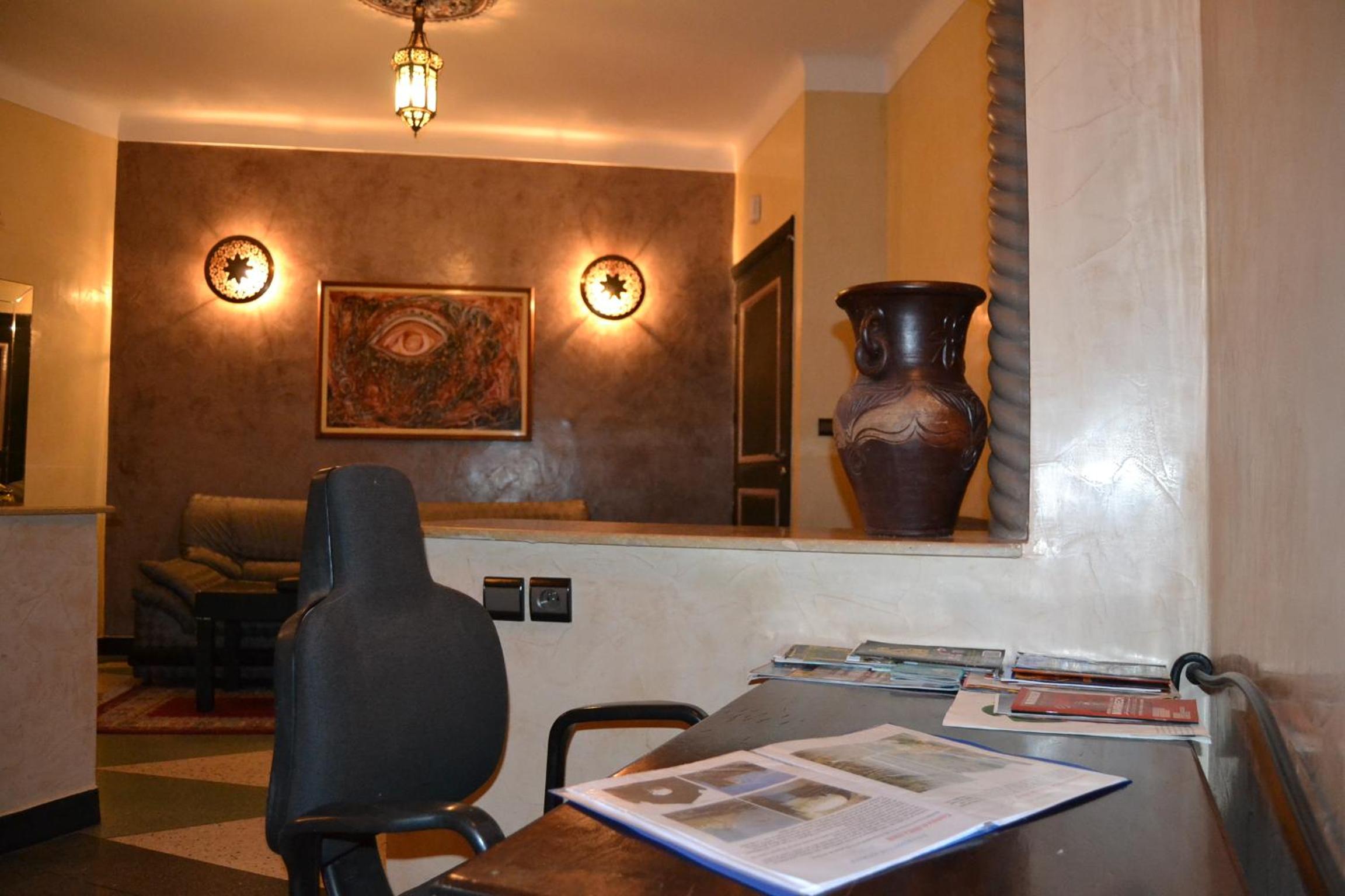 Rachadi Two-Bedroom Apartment - Photo 17