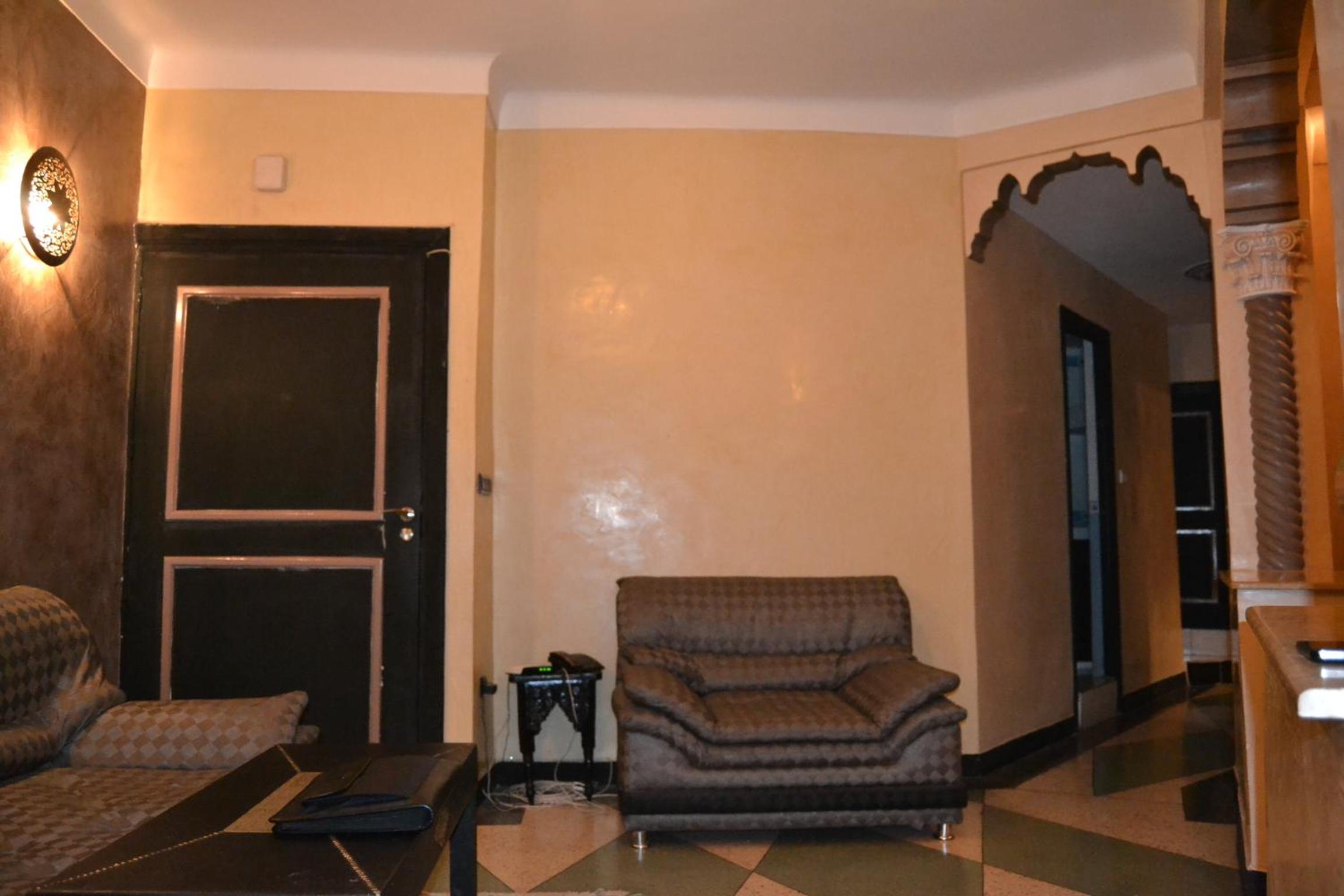 Rachadi Two-Bedroom Apartment - Photo 18