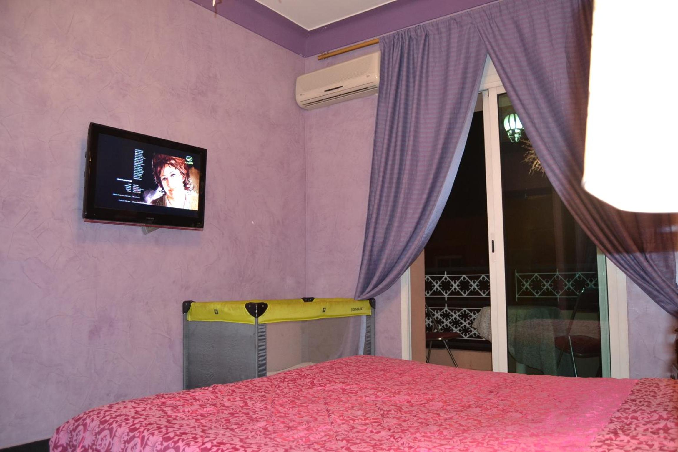 Rachadi Two-Bedroom Apartment - Photo 22
