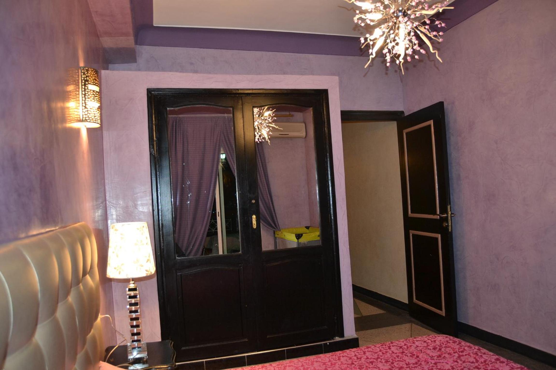 Rachadi Two-Bedroom Apartment - Photo 28