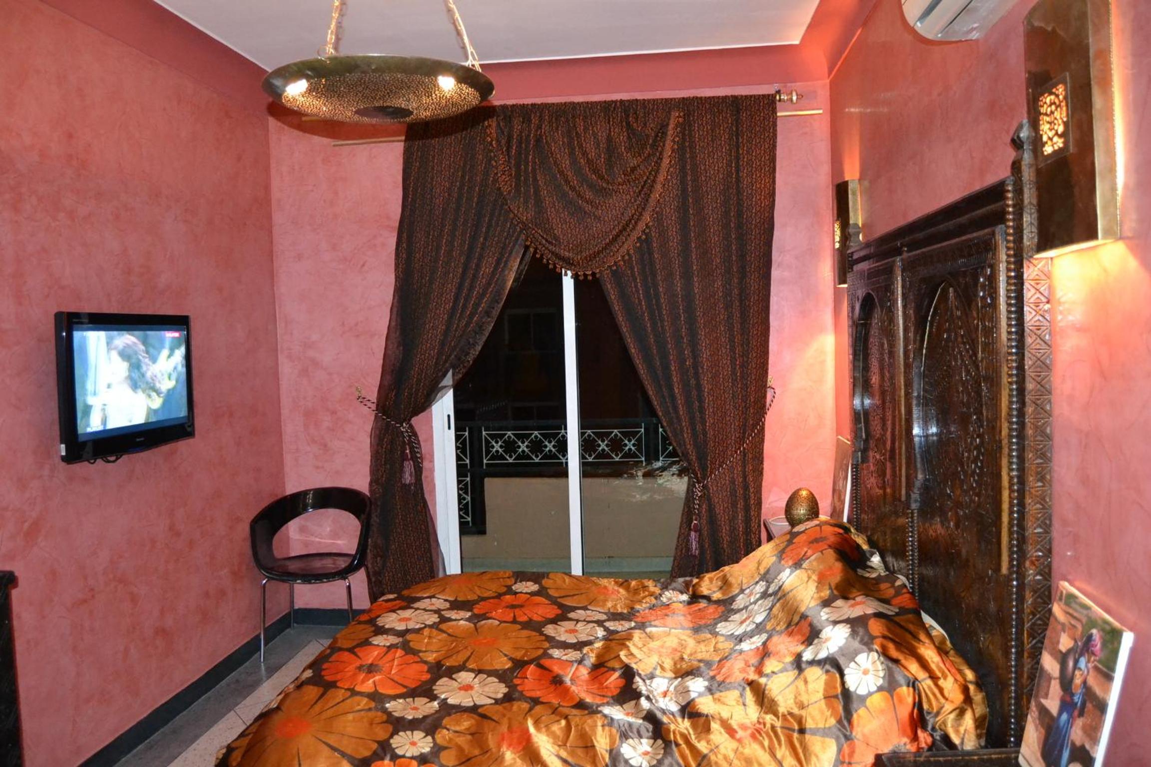 Rachadi Two-Bedroom Apartment - Photo 26