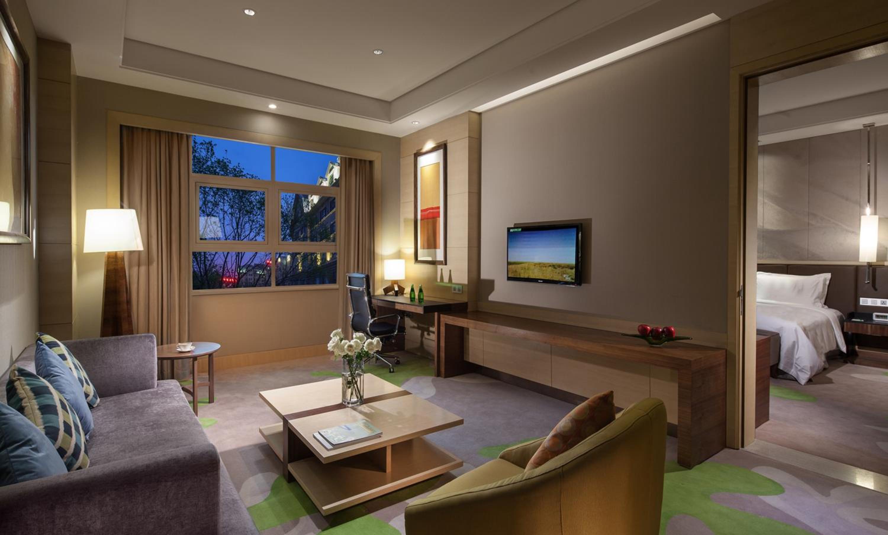 One-Bedroom King Suite photo 2