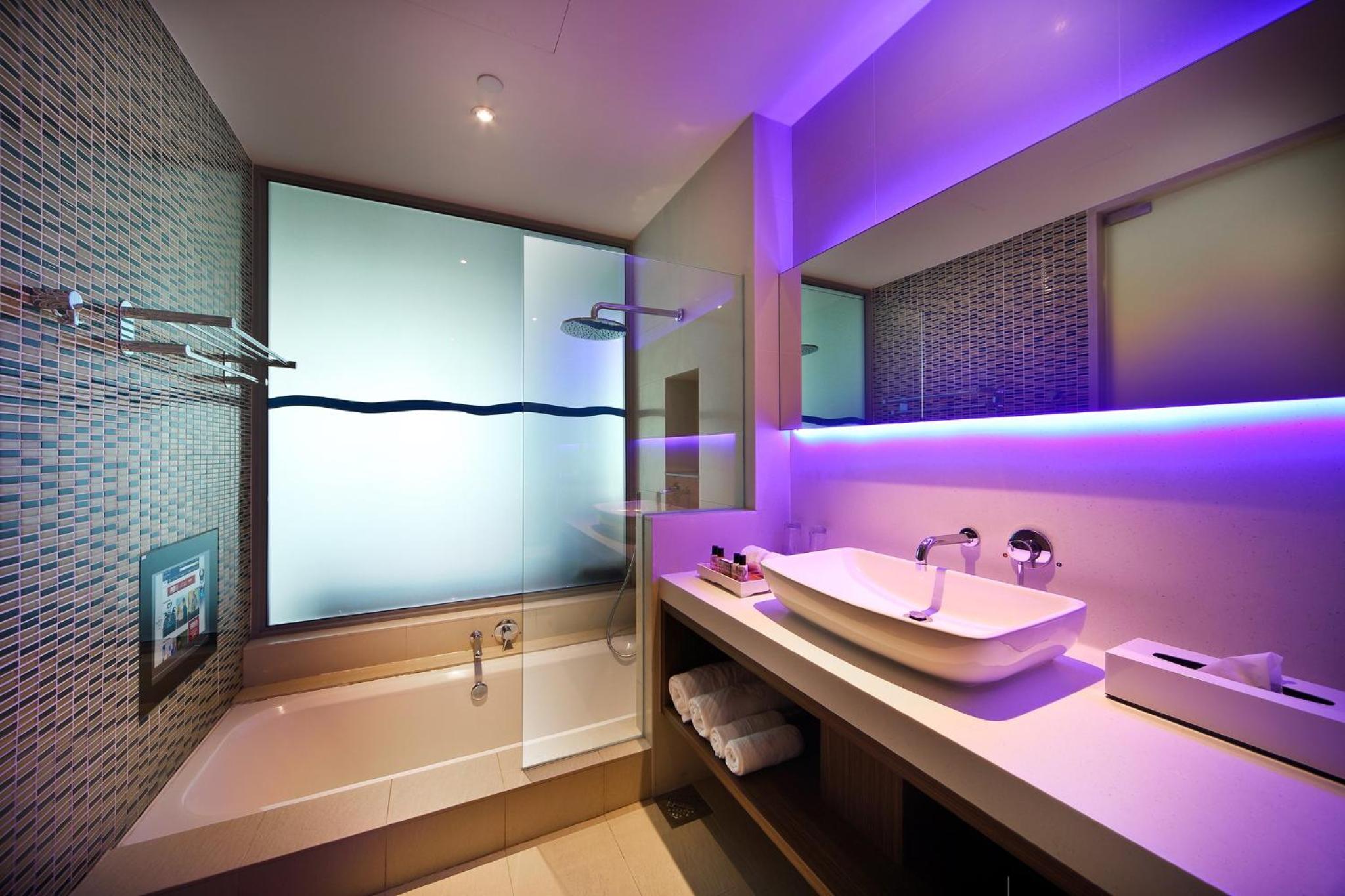 Double or Twin Room with Marina View photo 2
