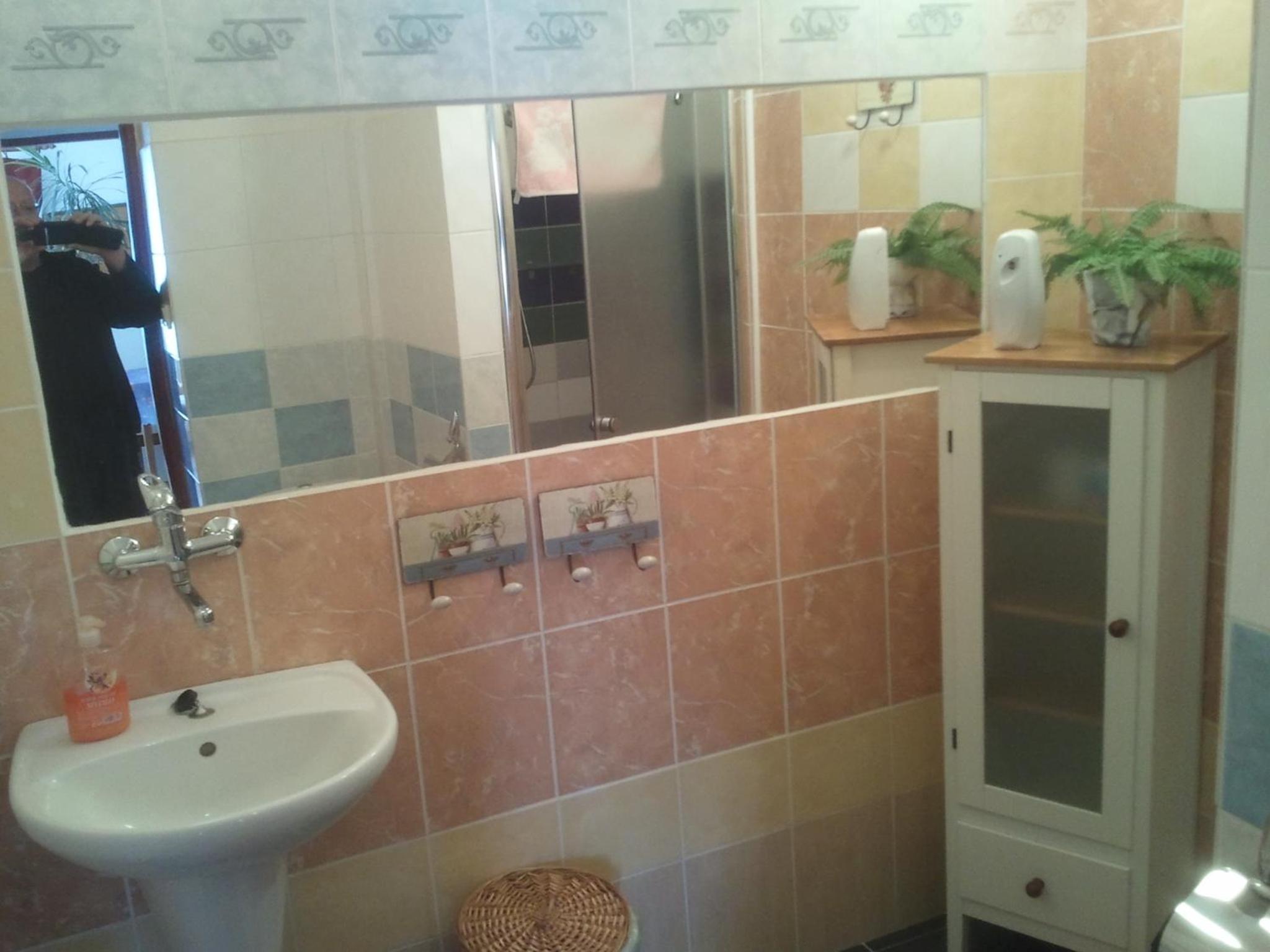 Standard Twin Room with Shared Bathroom photo 2