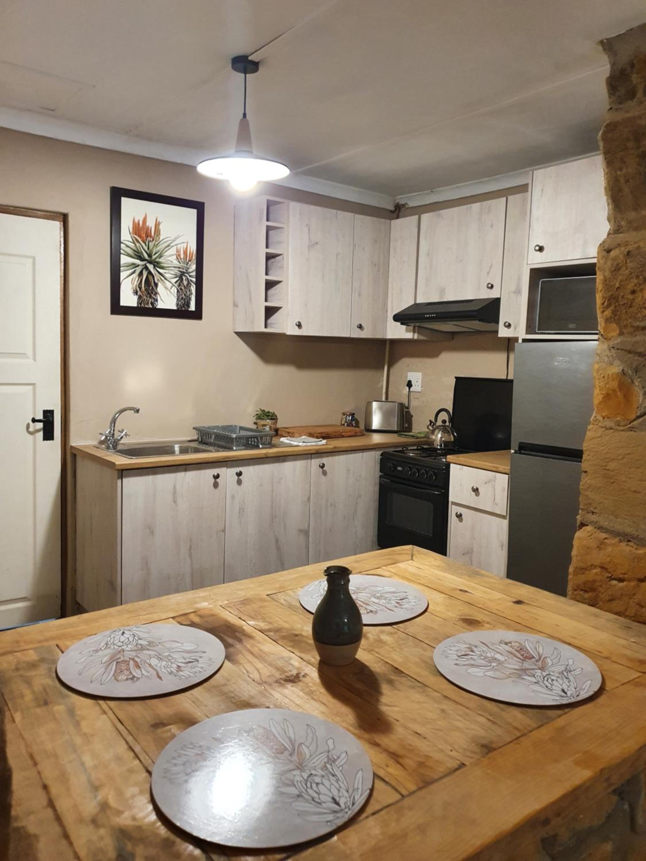Two-Bedroom House - Photo 3