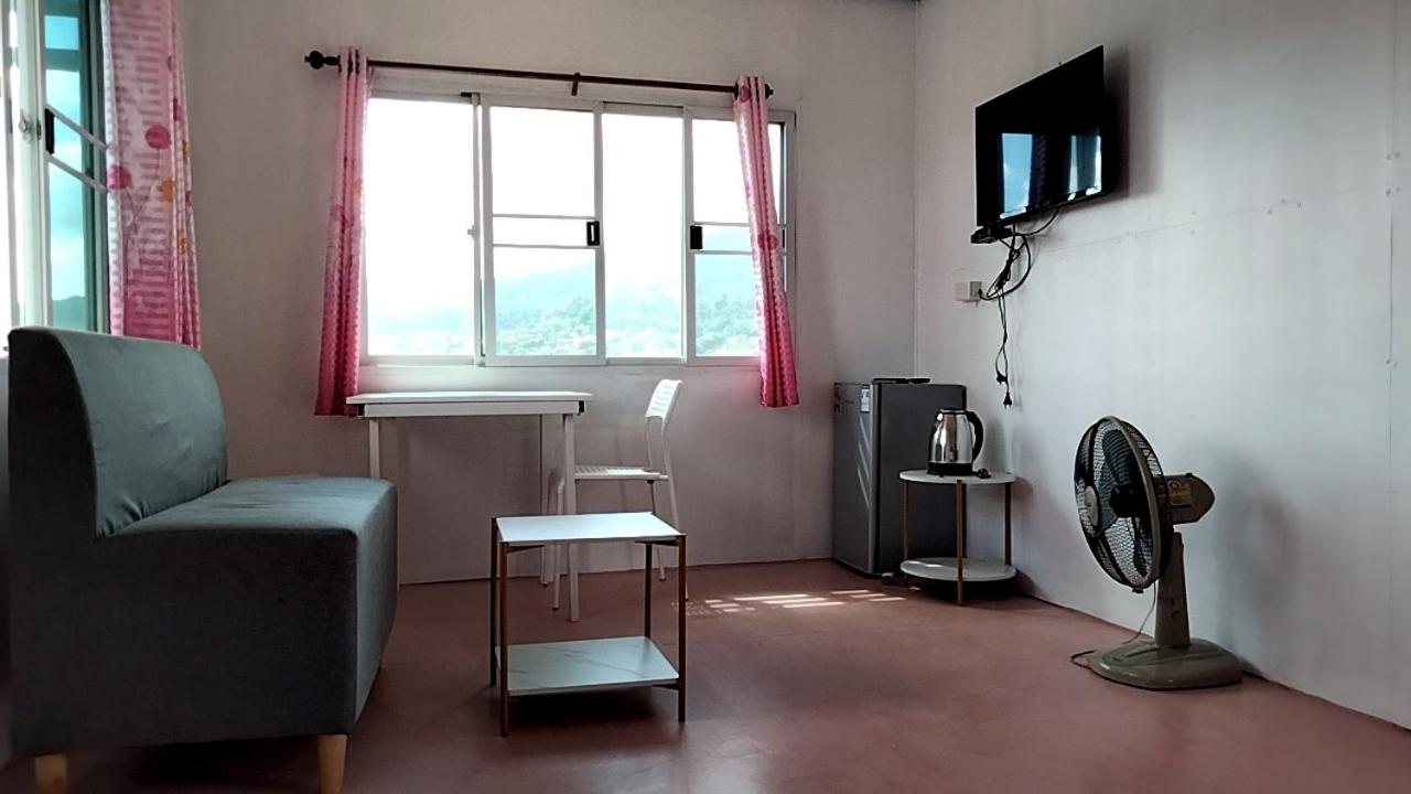 Deluxe King Studio