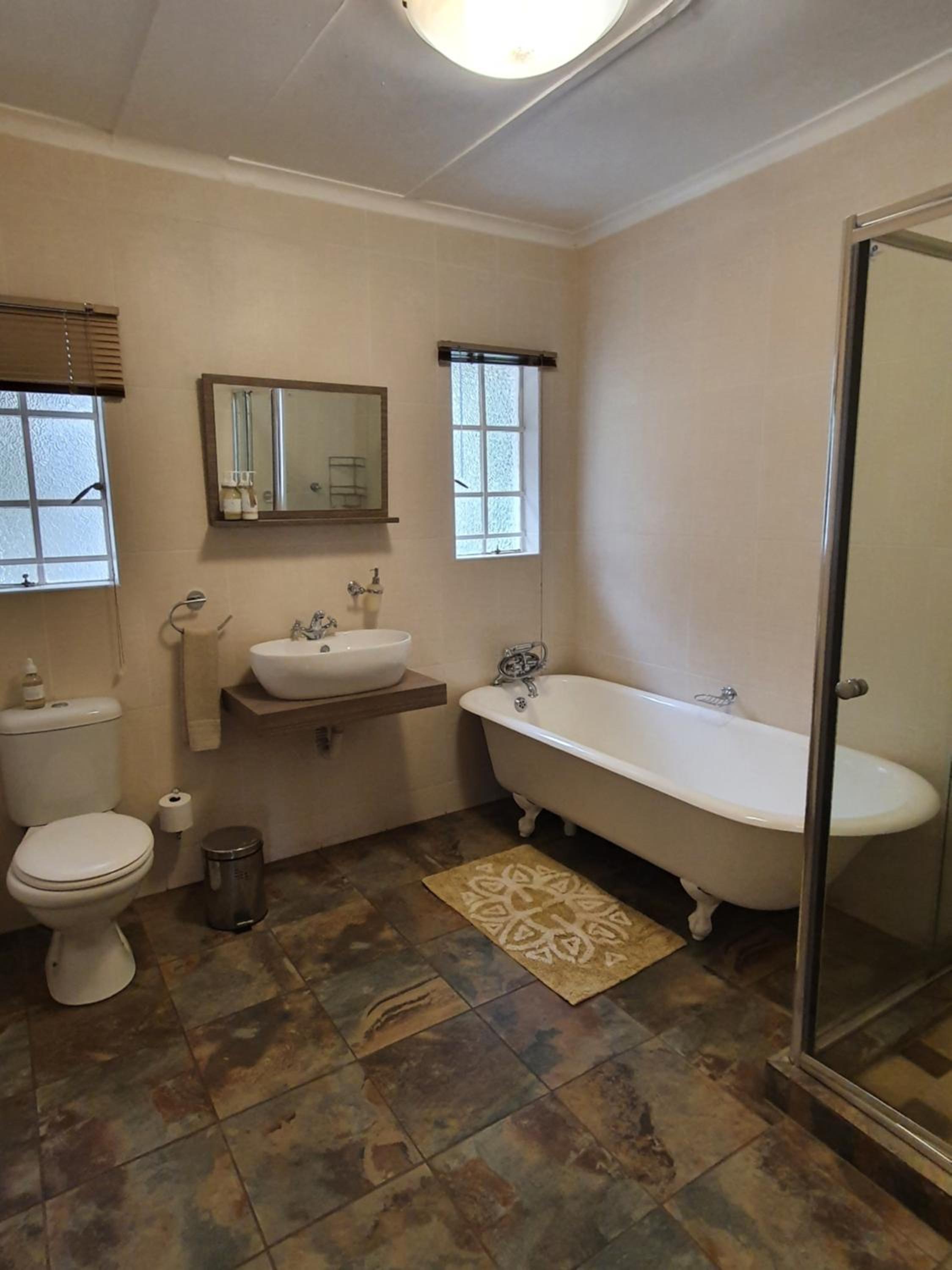 Four-Bedroom House - Photo 17