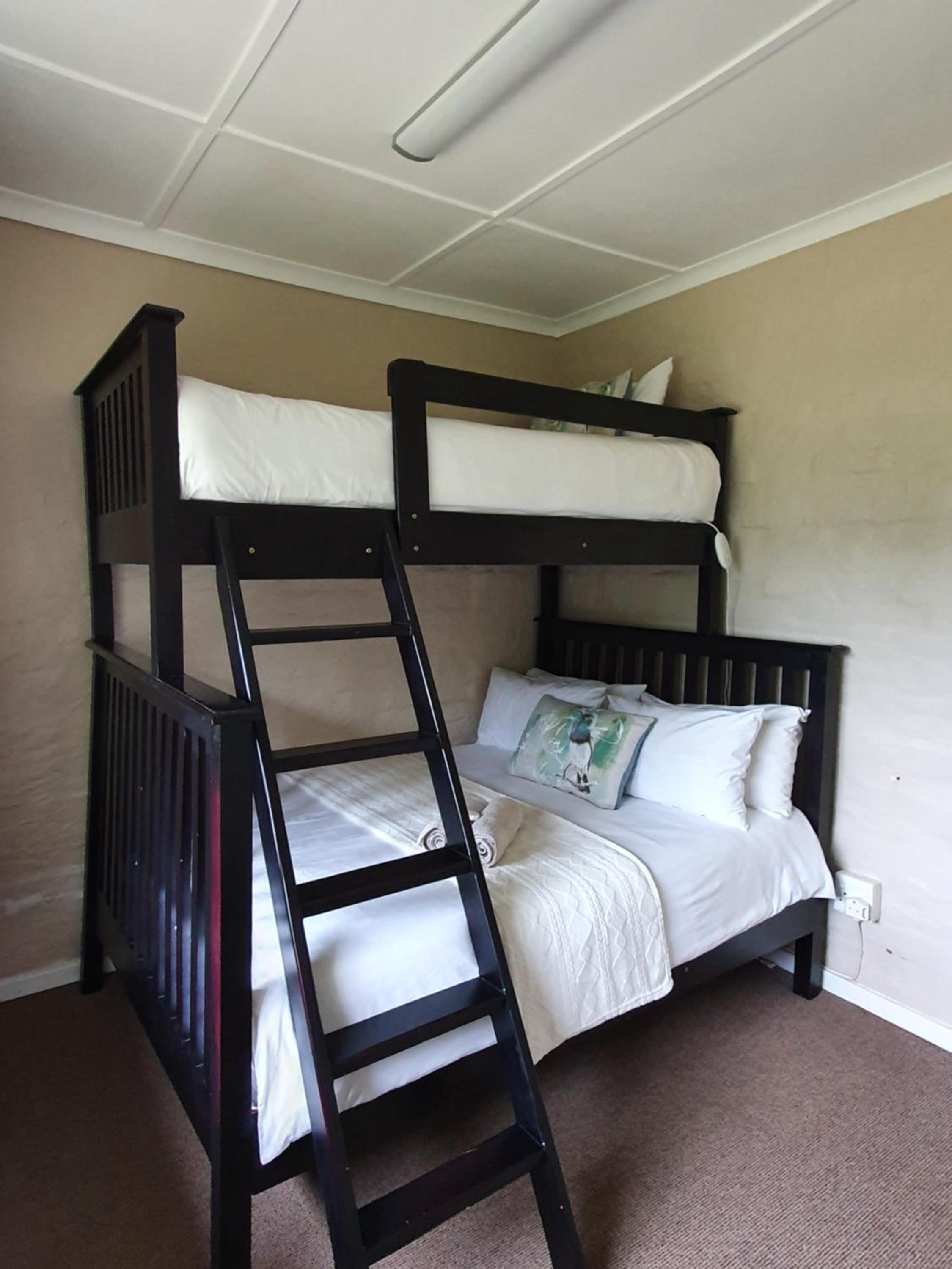 Four-Bedroom House - Photo 18