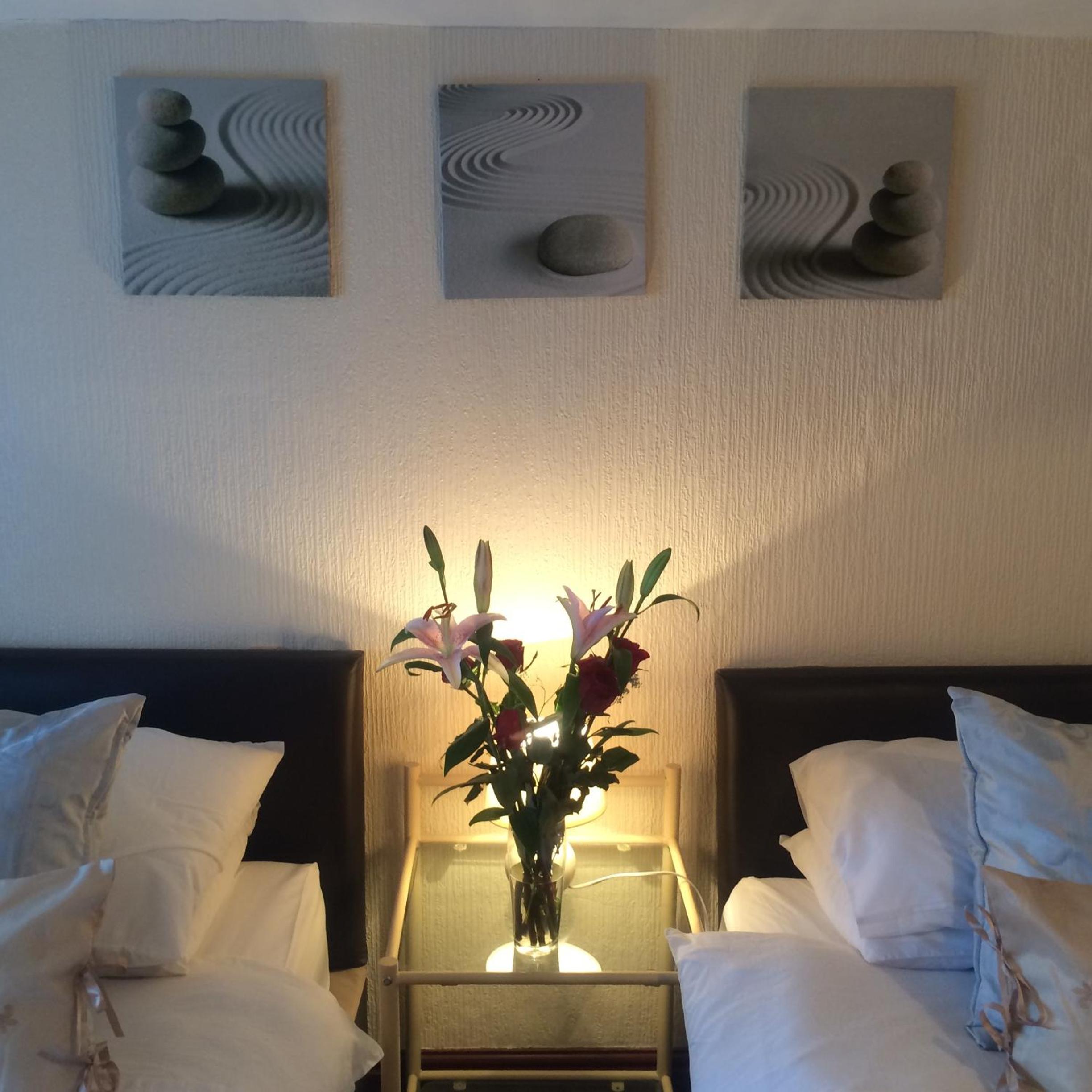 Twin Room - Photo 4