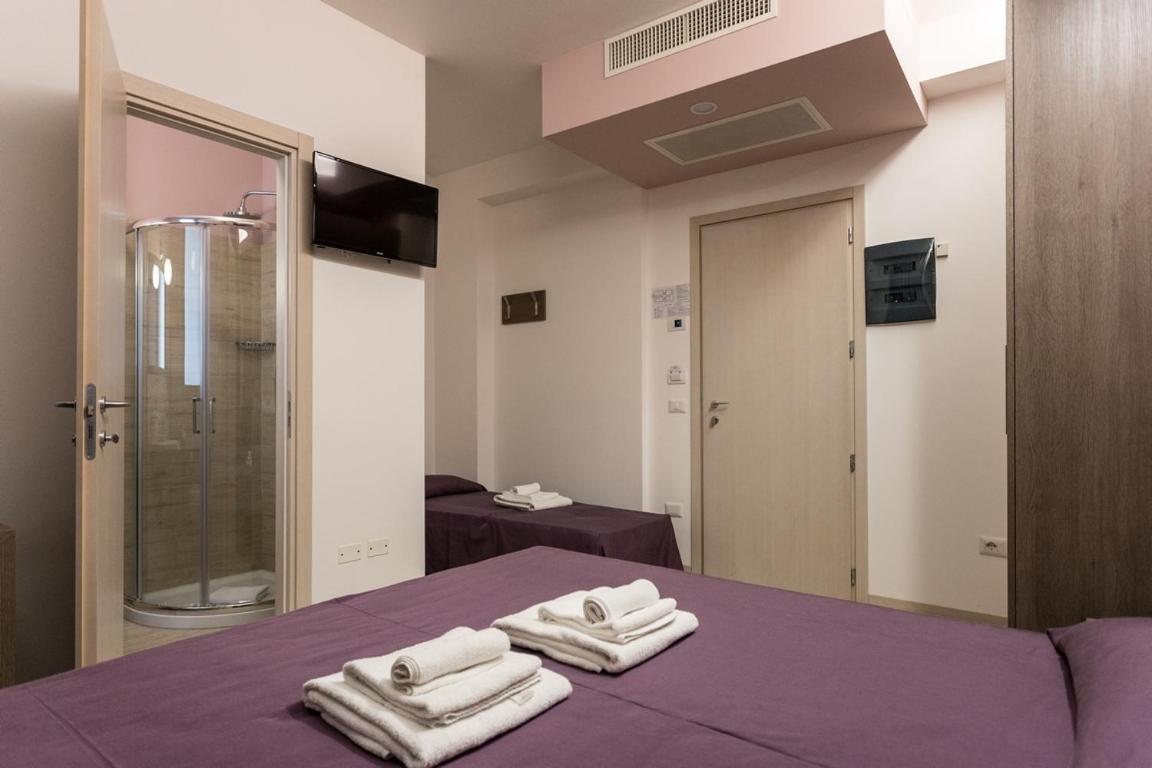 Economy Triple Room photo 1