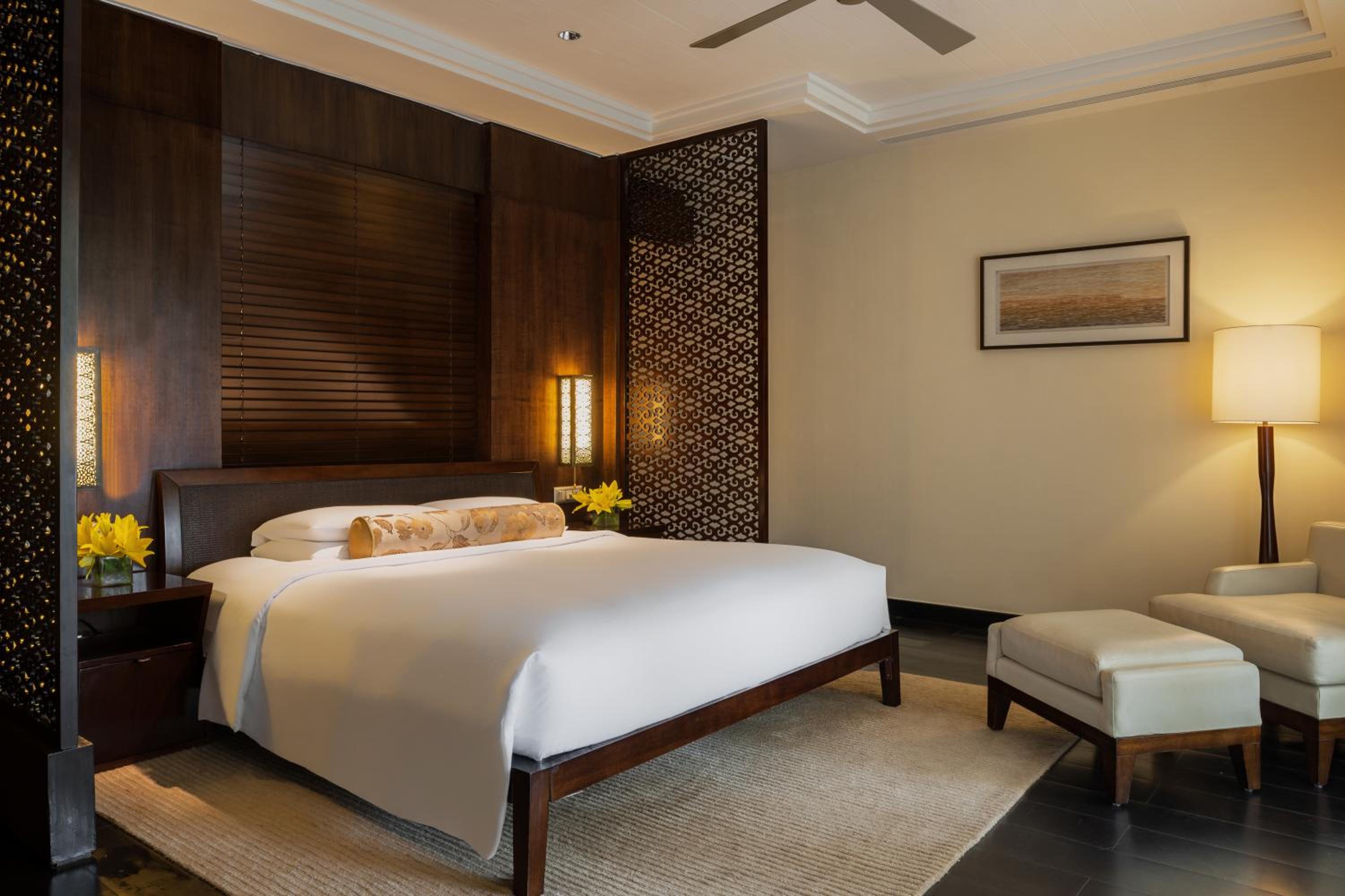 King Room with Balcony and Bay View photo 3