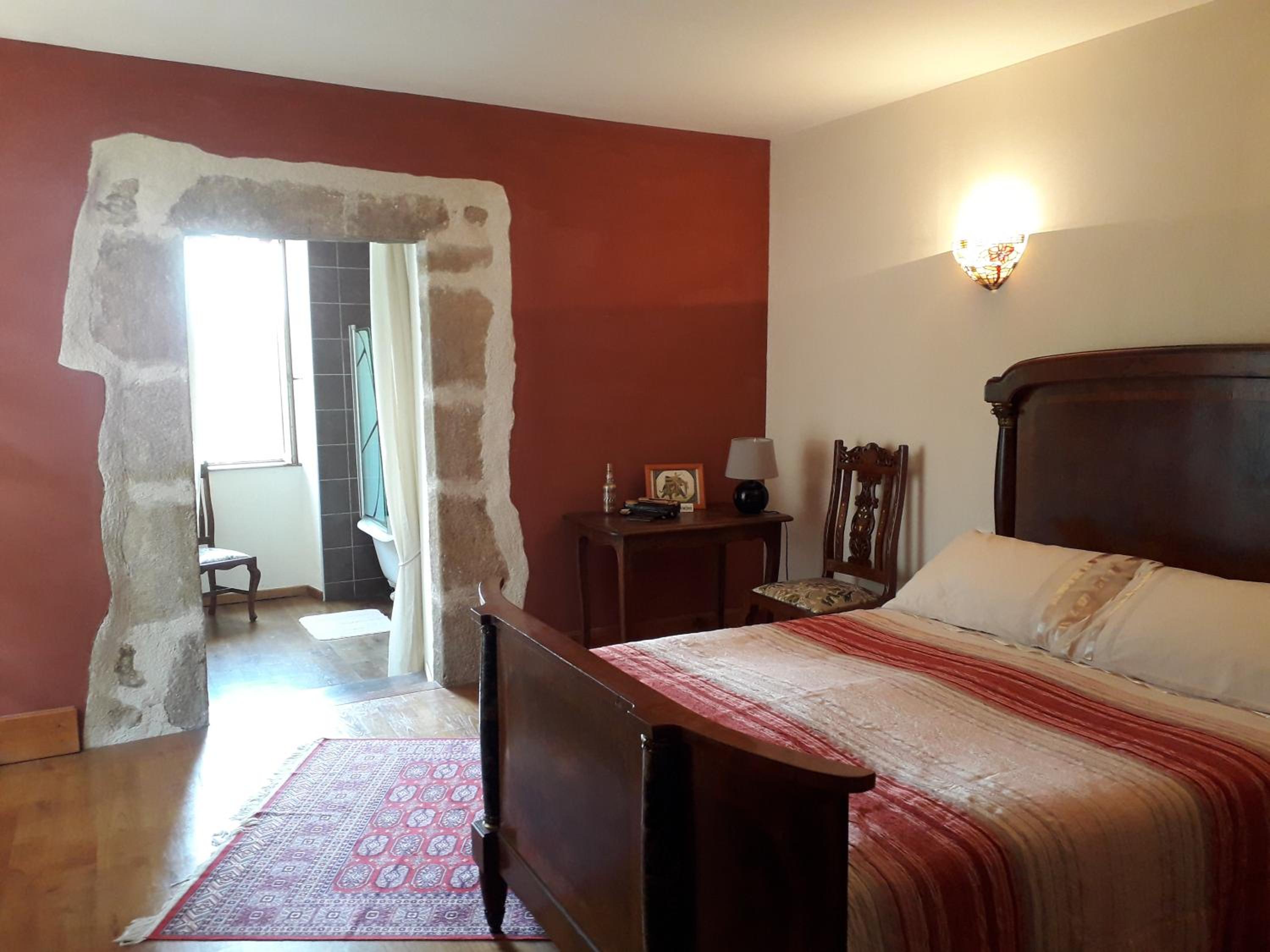 Double Room with Balcony - Photo 3