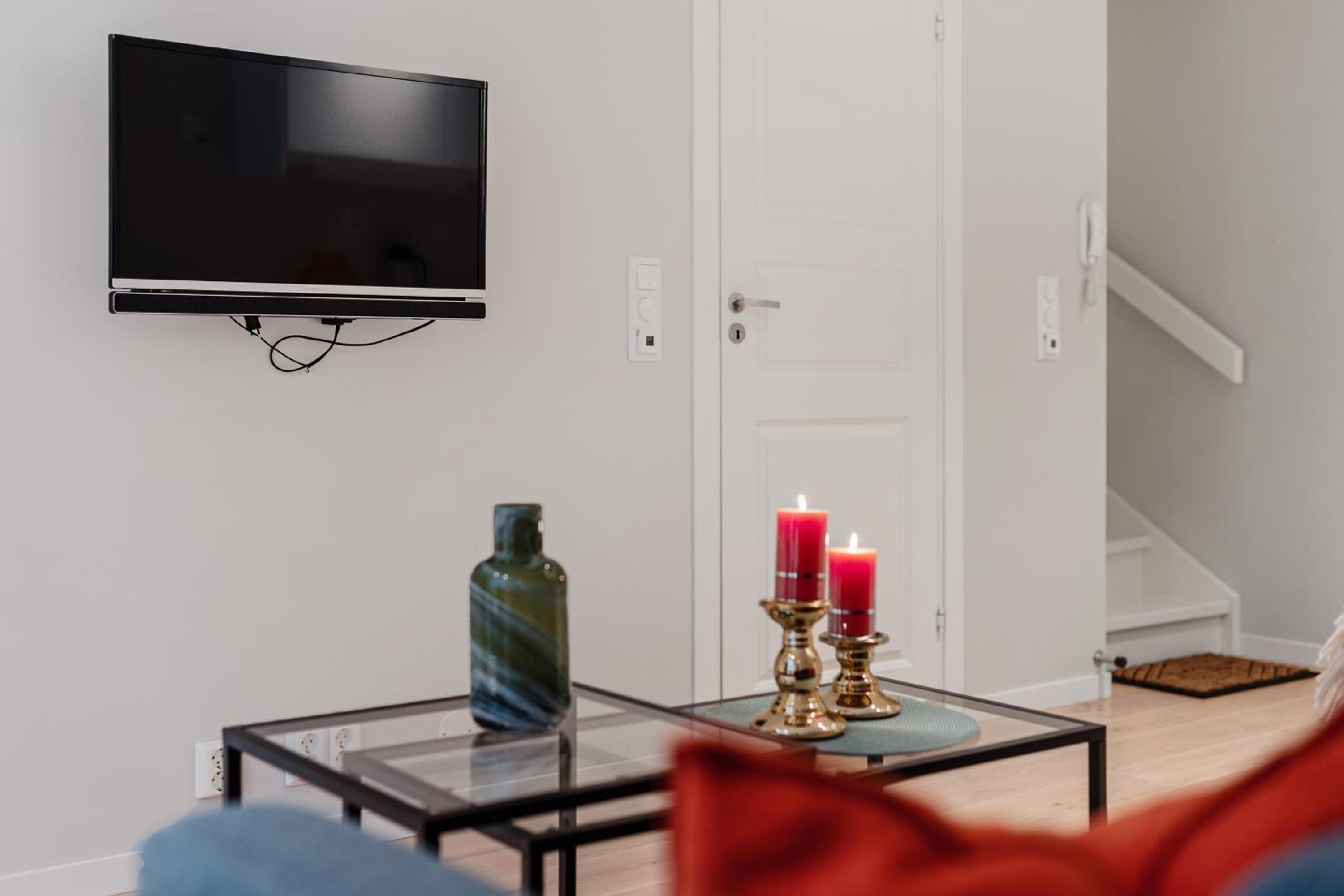 Two-Bedroom Apartment - Photo 2