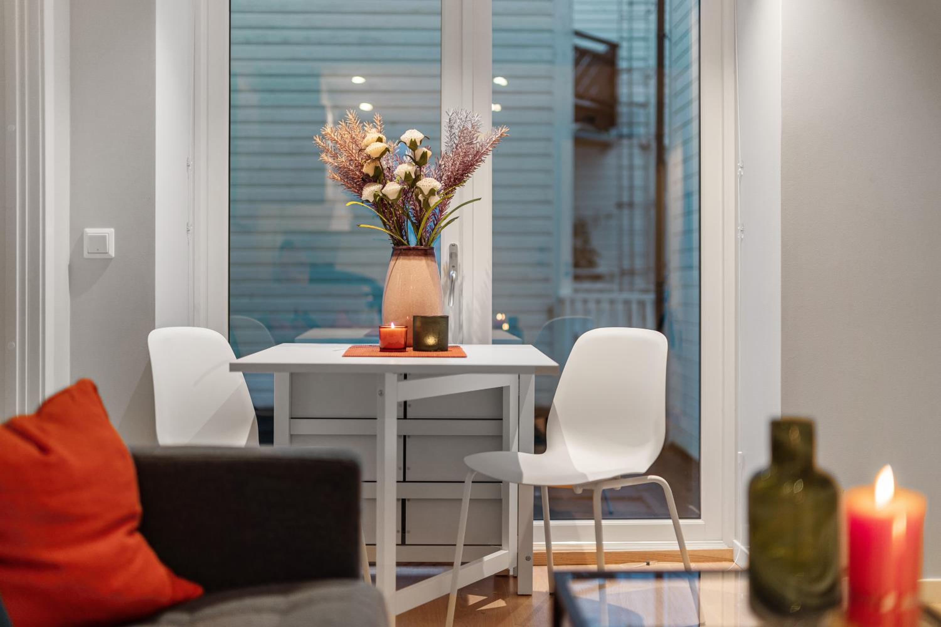 Two-Bedroom Apartment - Photo 3